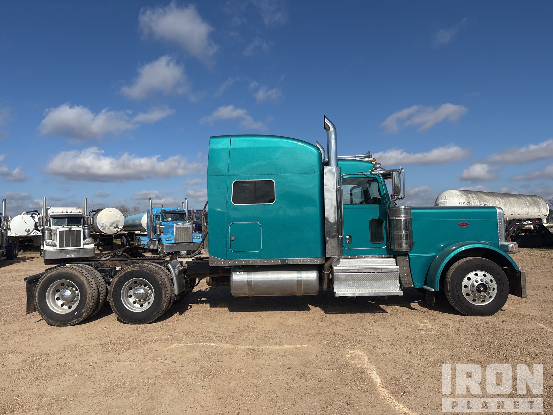 2018 Peterbilt 389