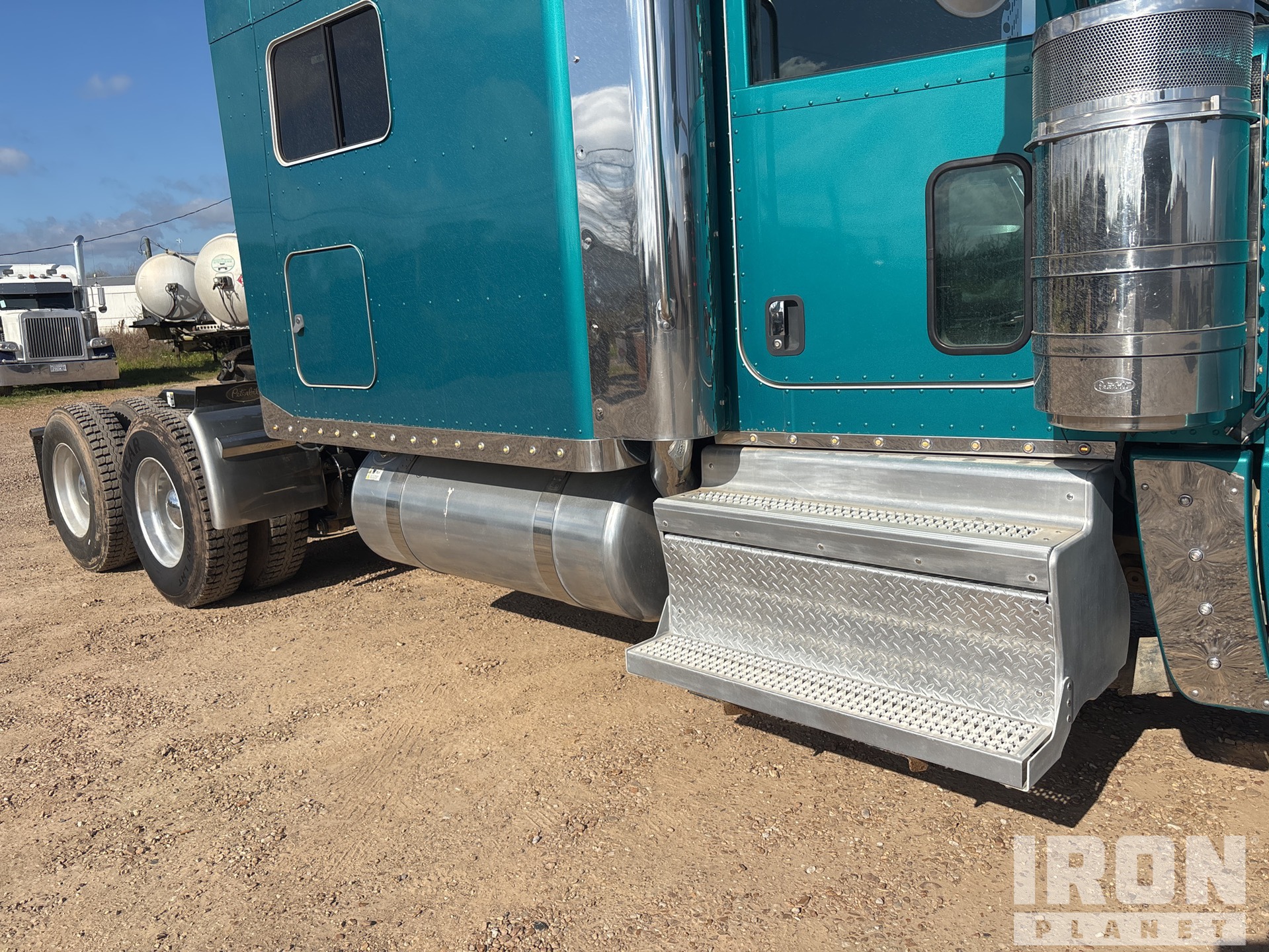 2018 Peterbilt 389