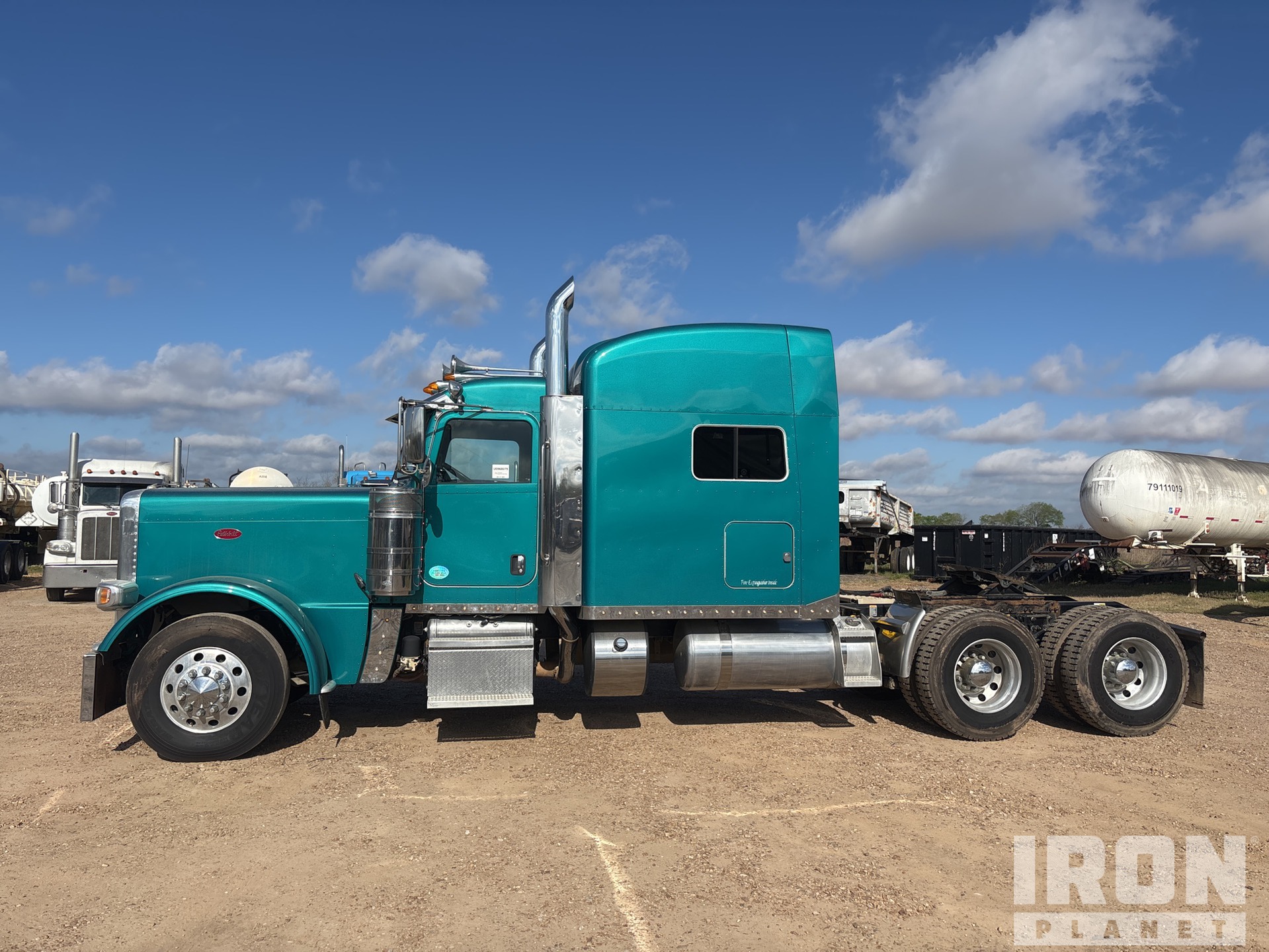 2018 Peterbilt 389