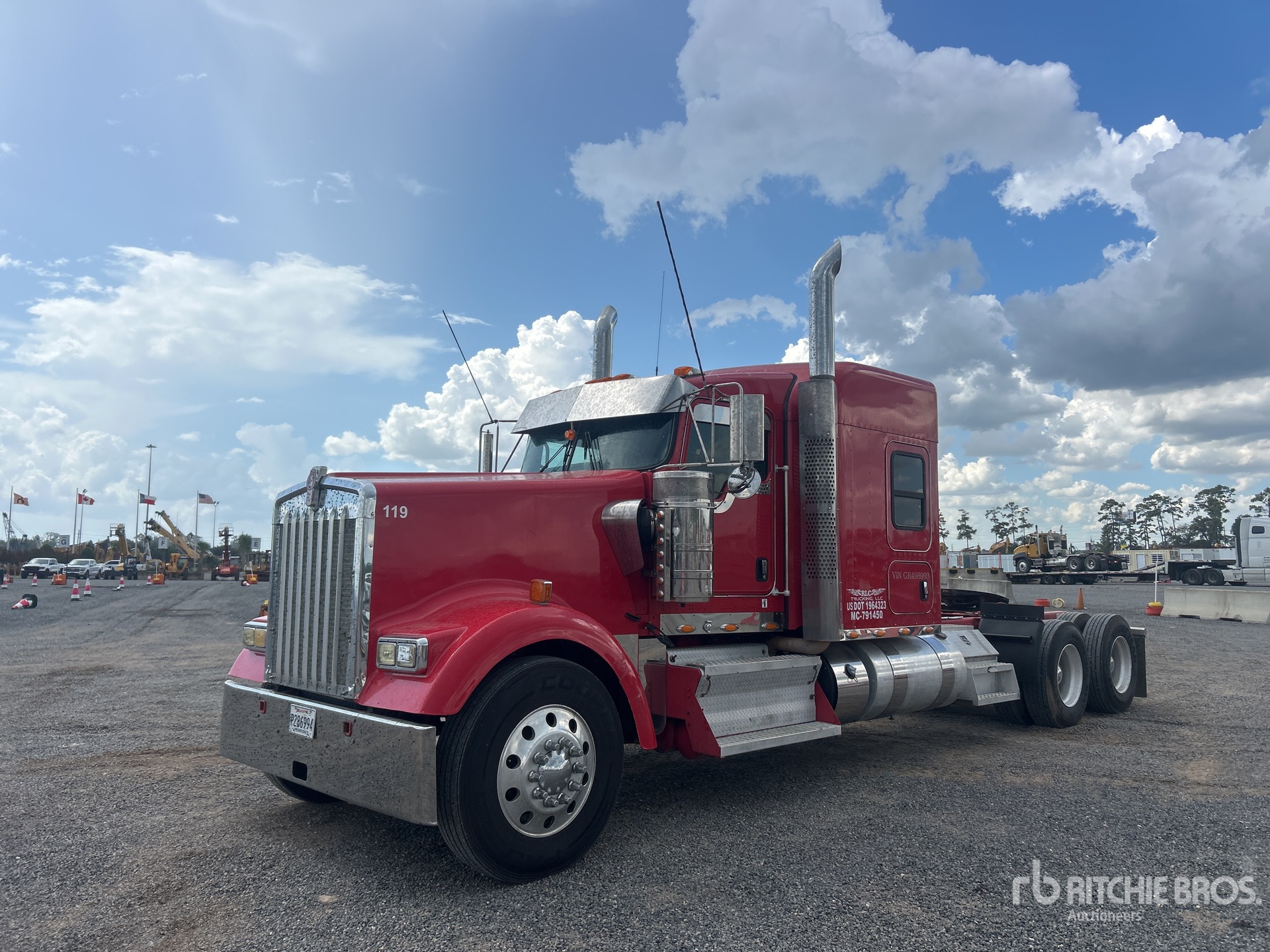 Photo of 2016 Kenworth W900