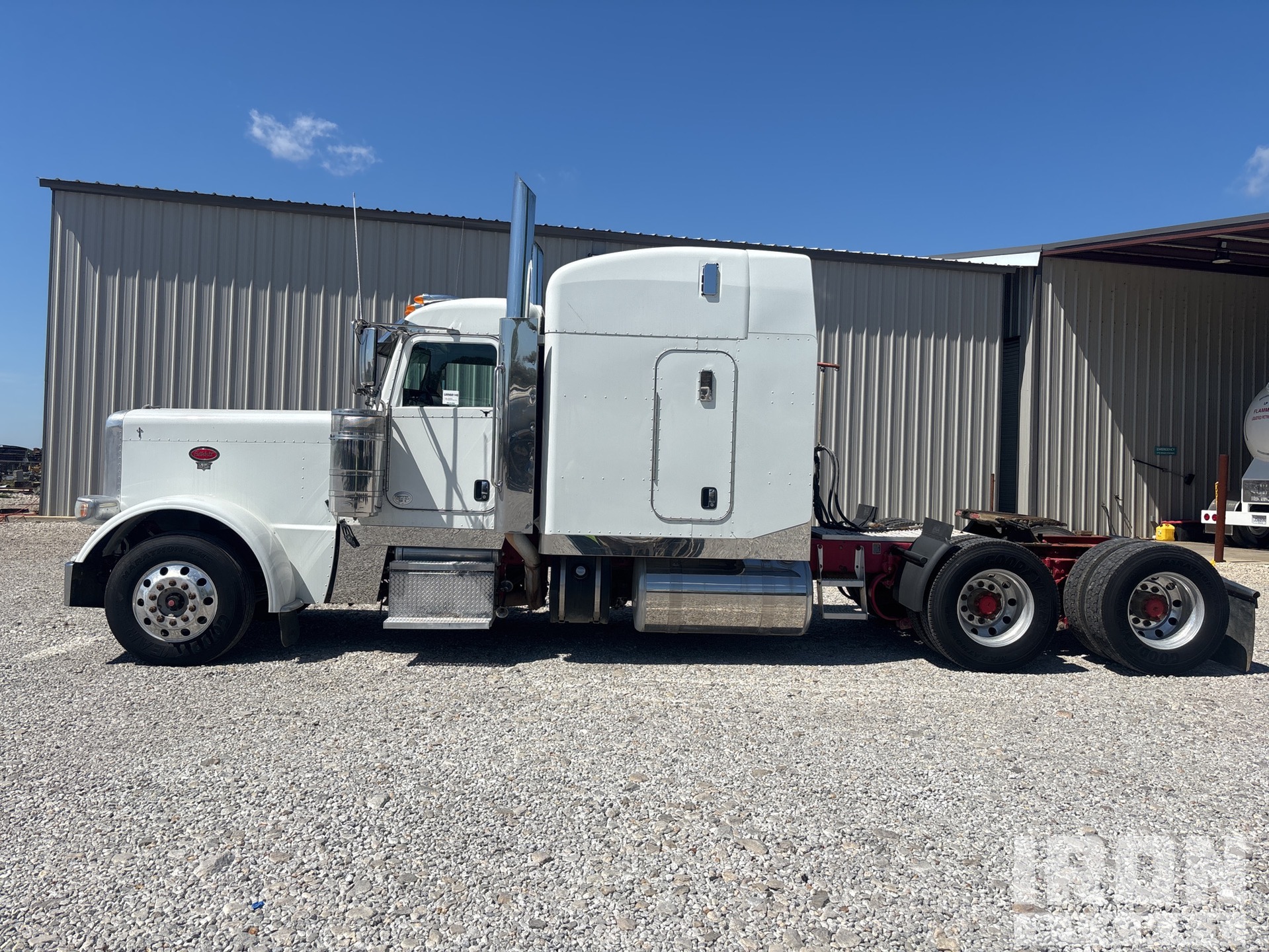 2015 Peterbilt 389