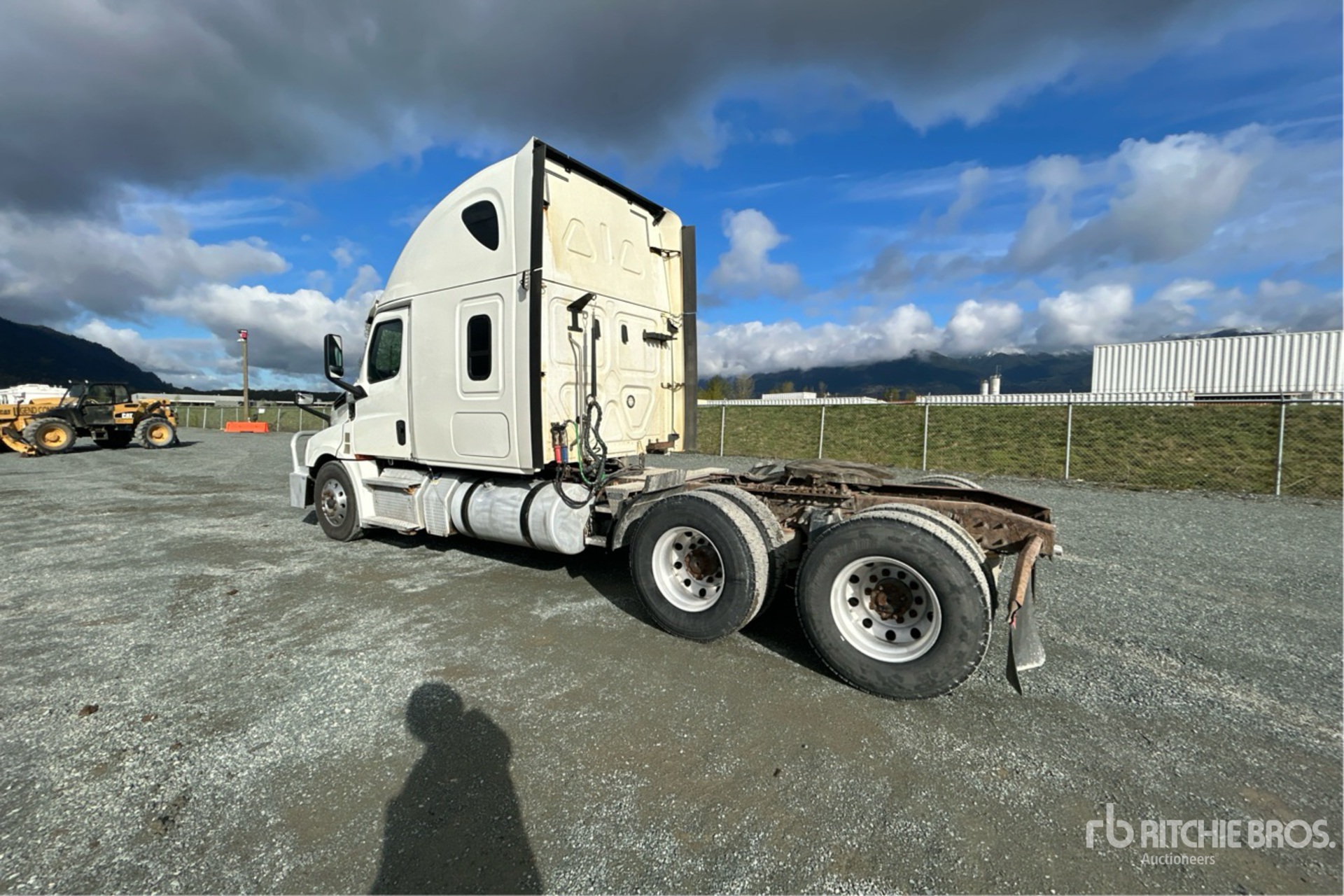 General Appearance with Bild, Ecke hinten links