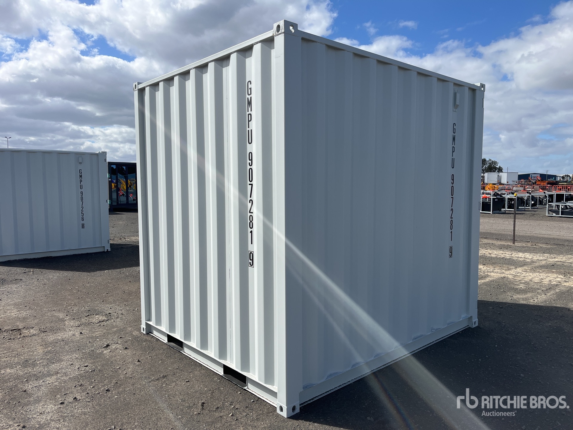 General Appearance with Bild, Ecke hinten rechts