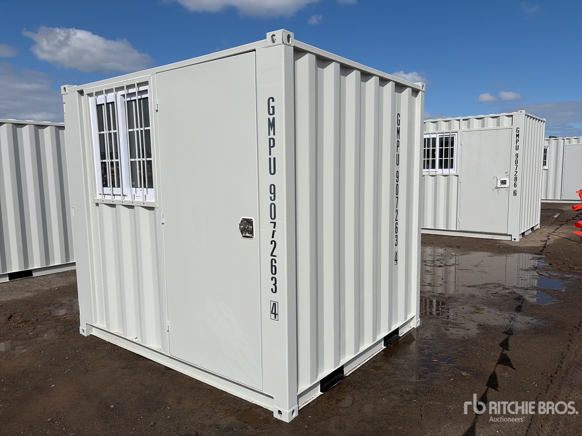 General Appearance with Bild, Ecke hinten links