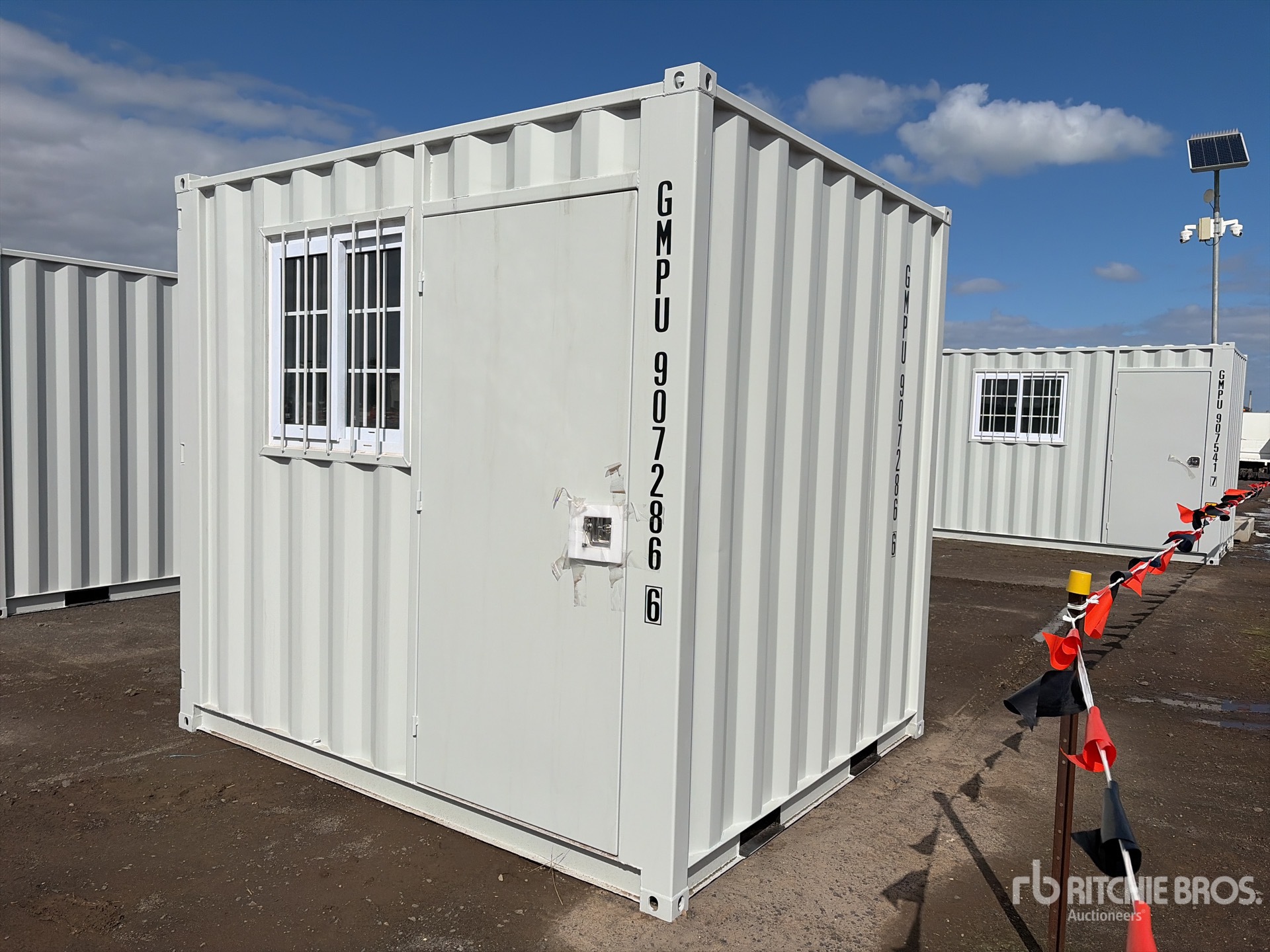 General Appearance with Bild, Ecke hinten links