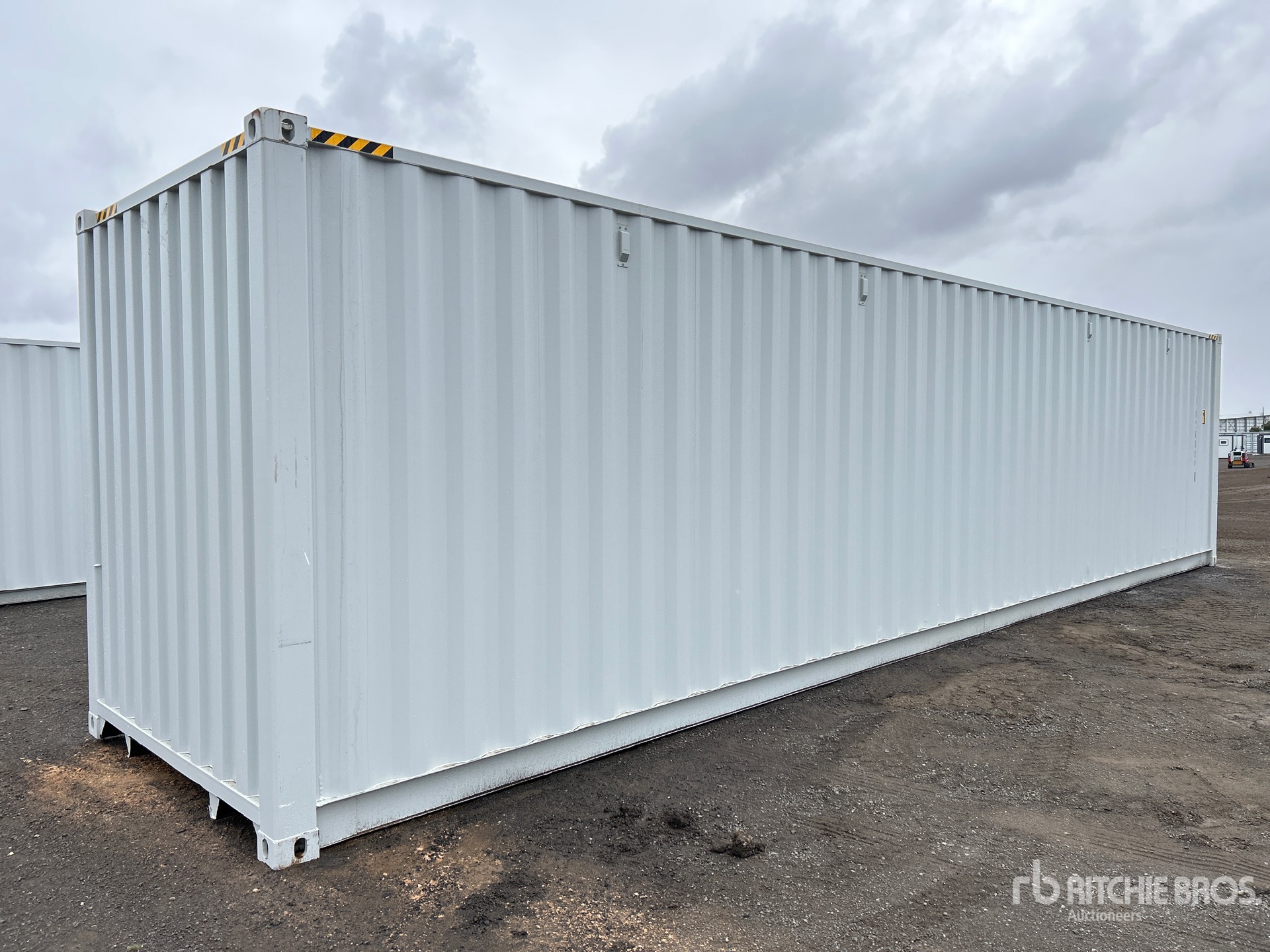 General Appearance with Foto, angolo anteriore sinistro