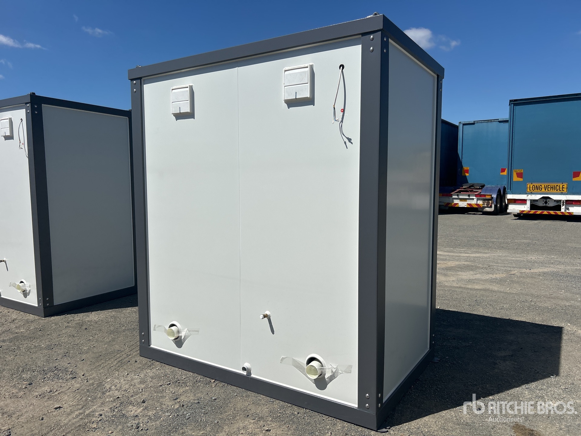 General Appearance with Foto, angolo anteriore sinistro