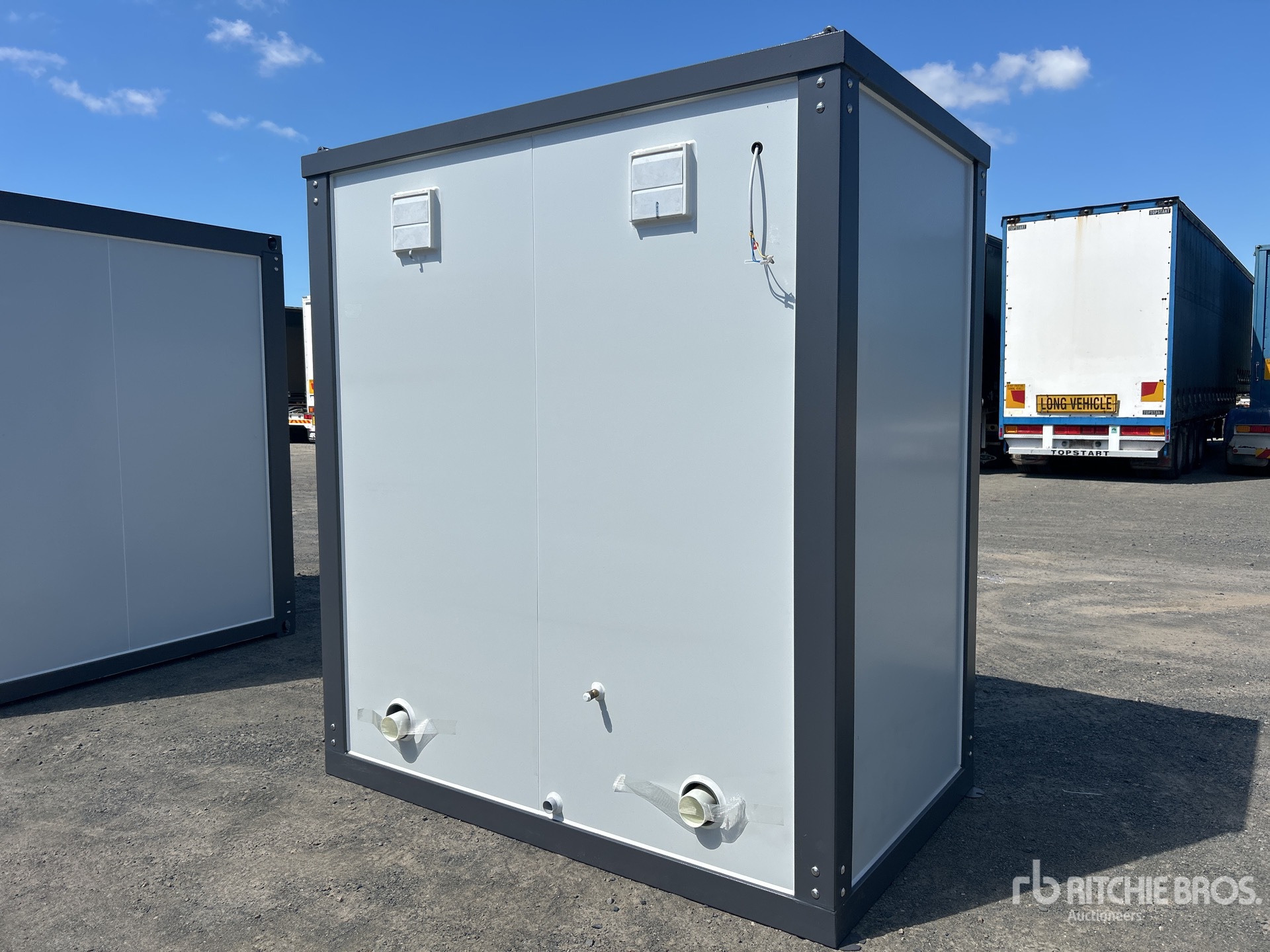 General Appearance with Foto, angolo anteriore sinistro