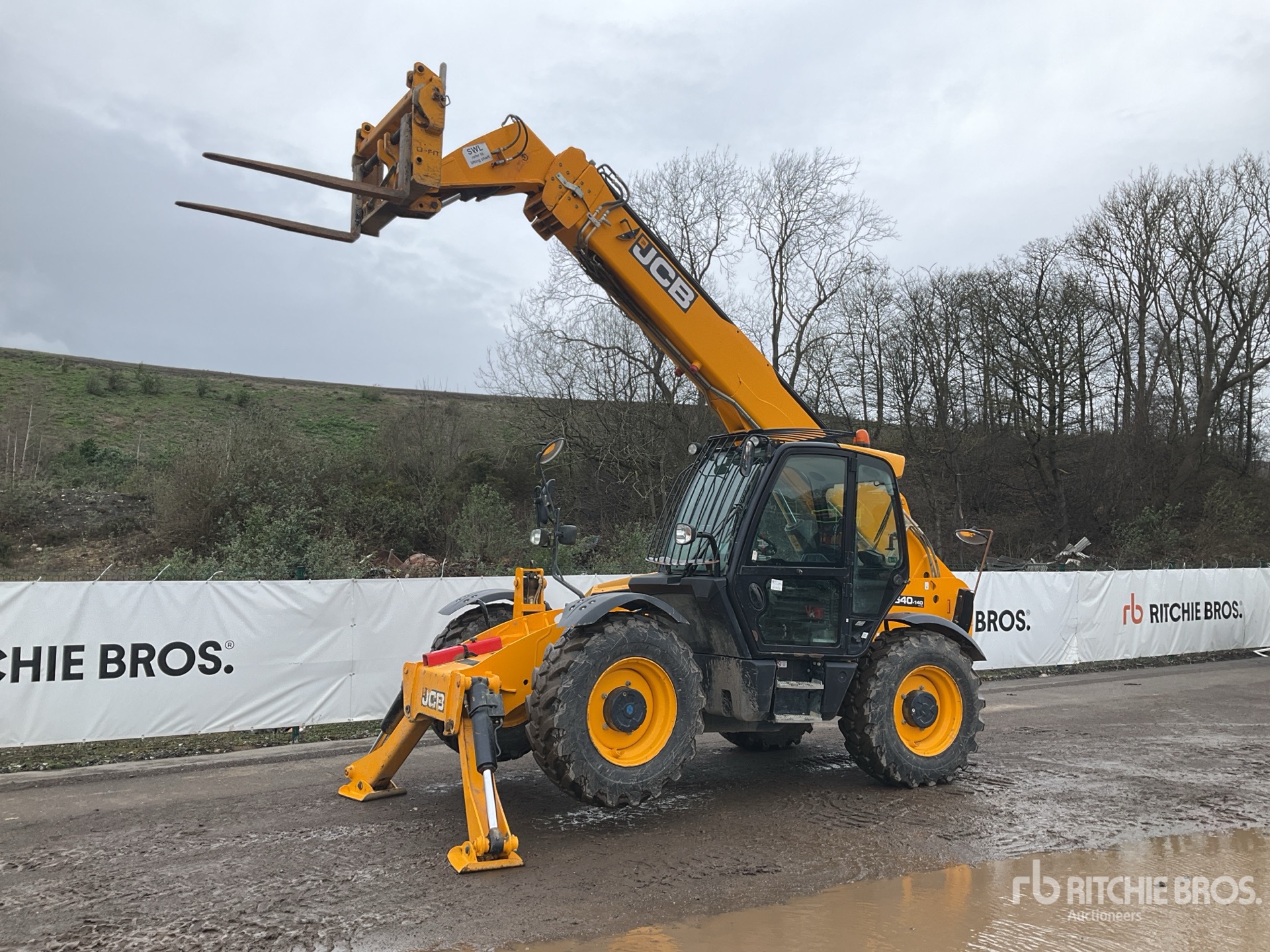 General Appearance with Featured Photo