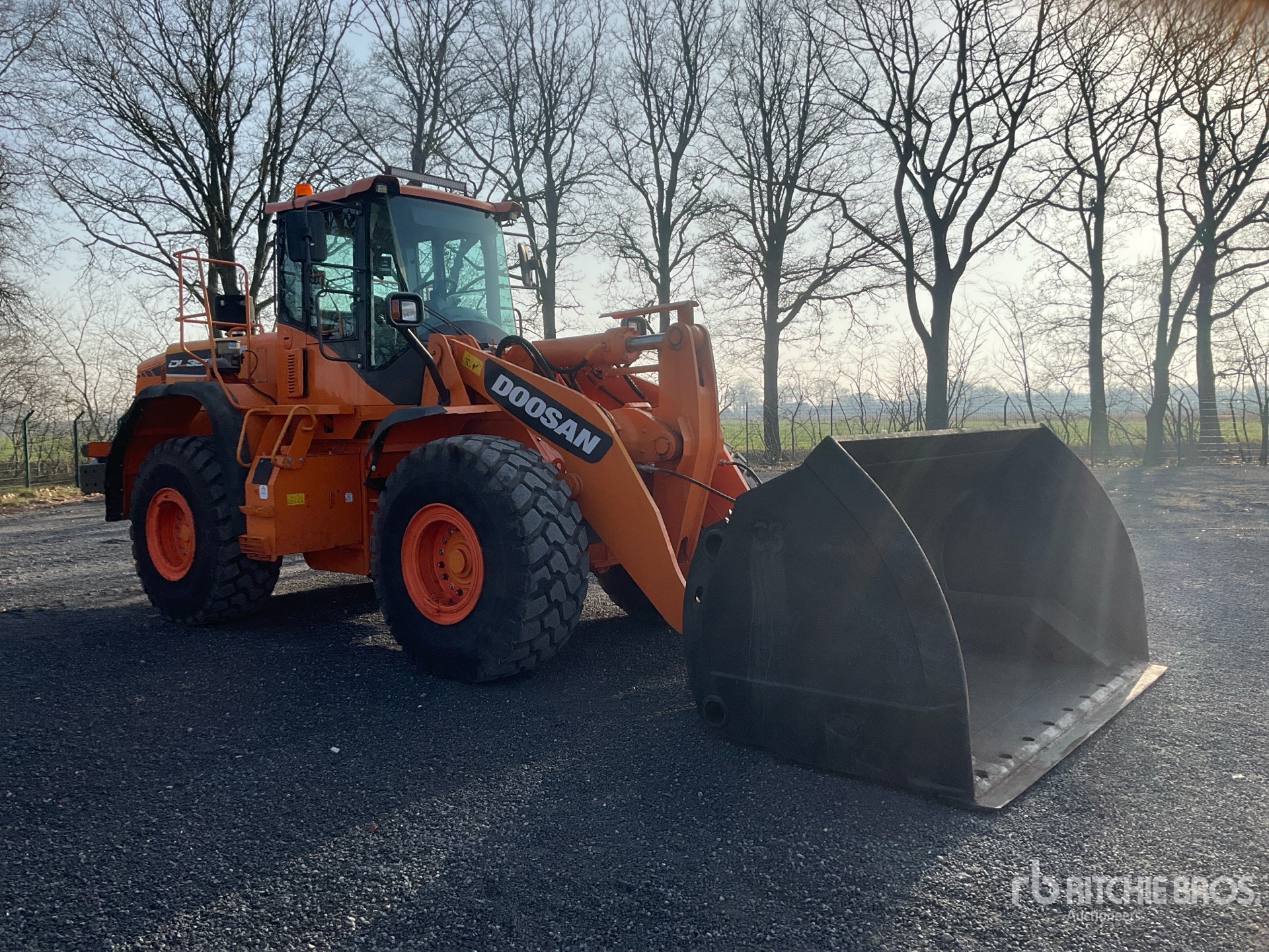 General Appearance with Imagen: esquina delantera derecha