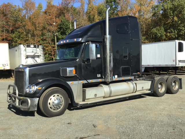 2016 Freightliner Columbia 120 T/A Sleeper Truck Tractor