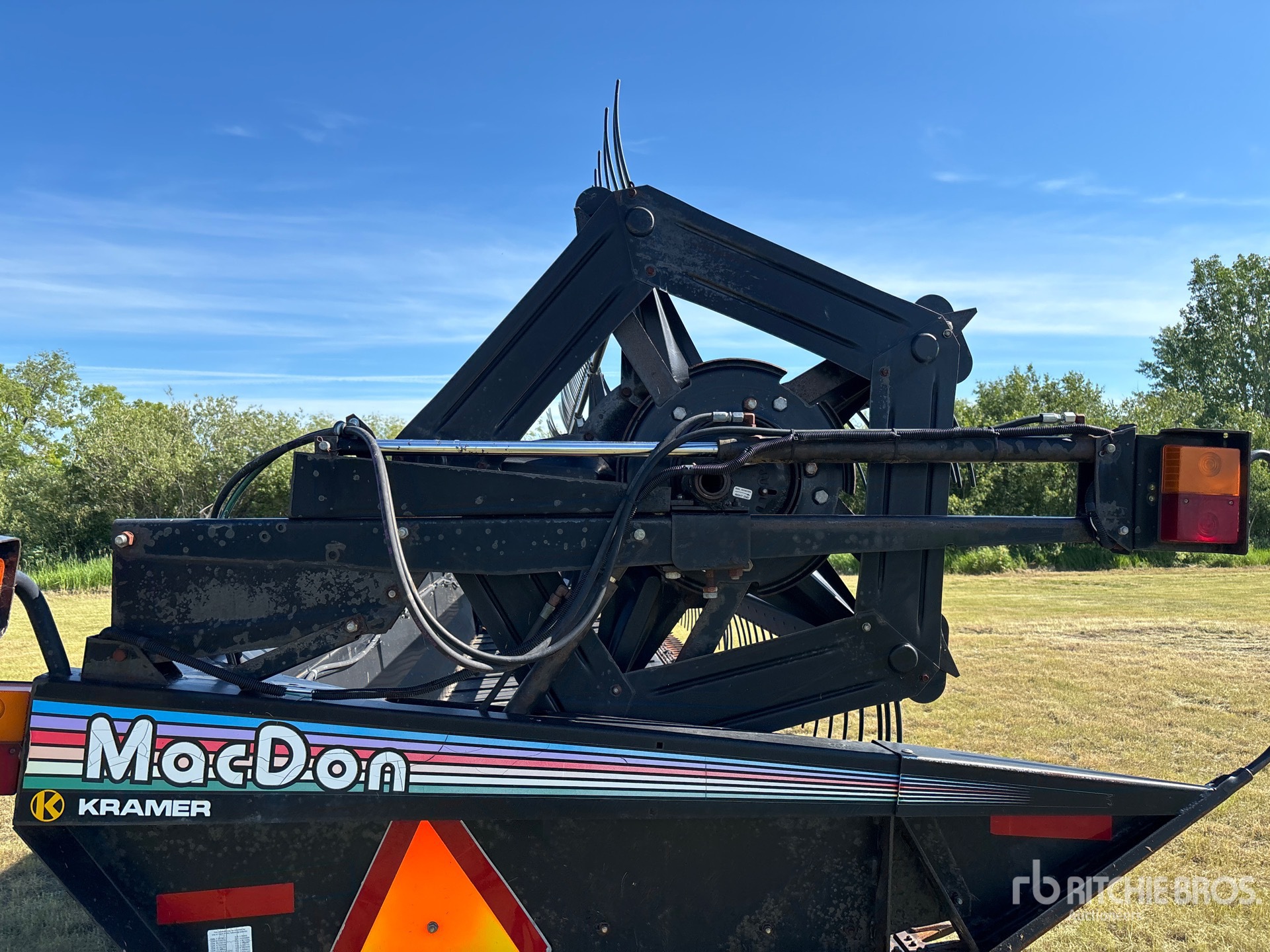 Macdon 962