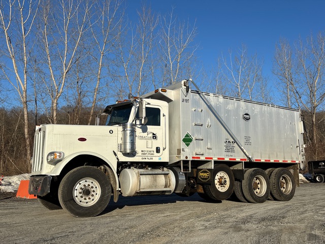 2015 Peterbilt 389 8x4 Tri/A Dump Truck