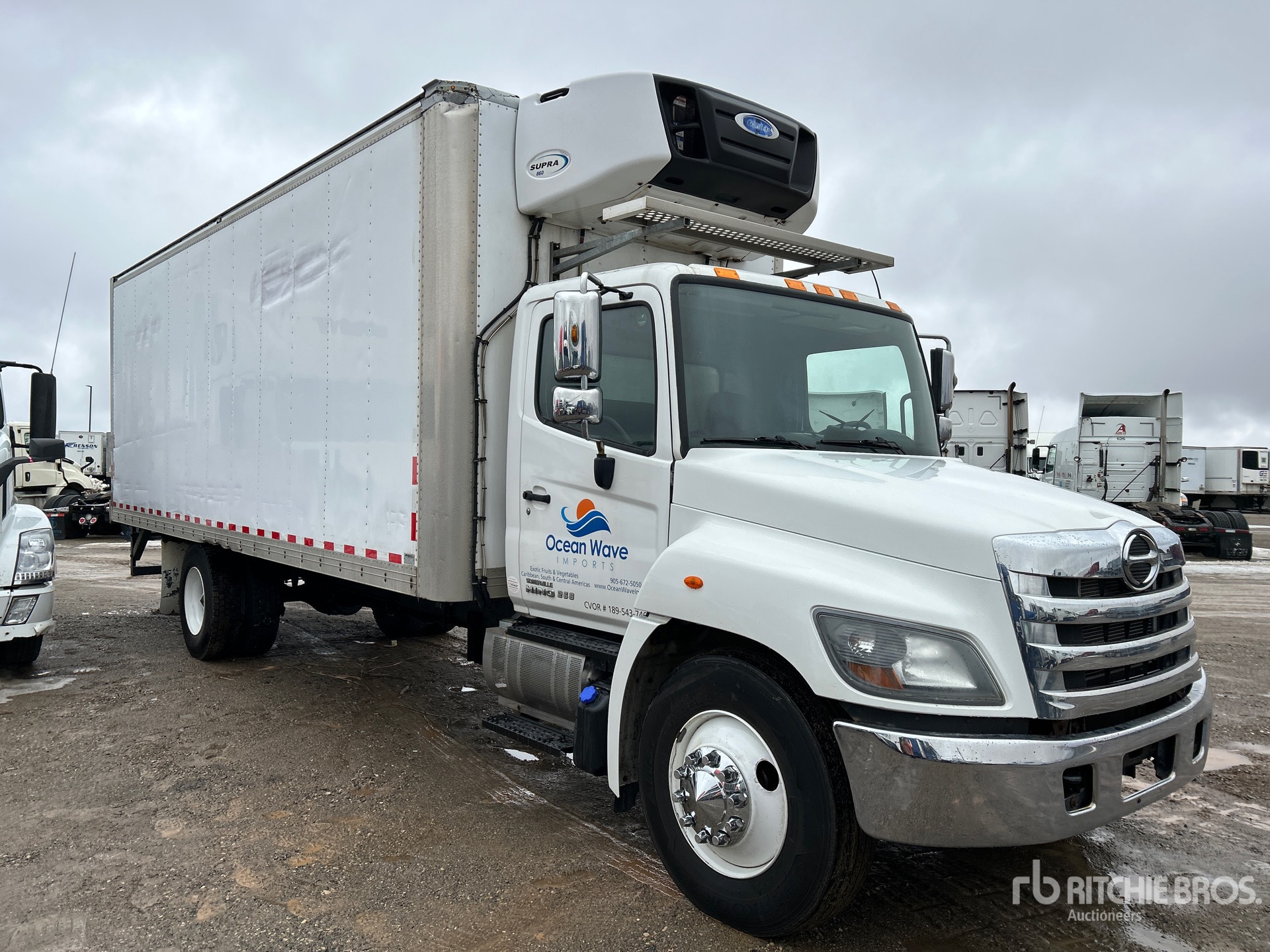 Aspect général with Image, coin avant droit
