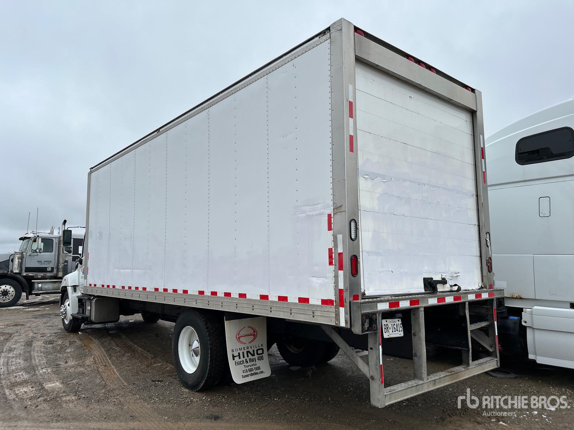 Aspect général with Image, coin arrière gauche