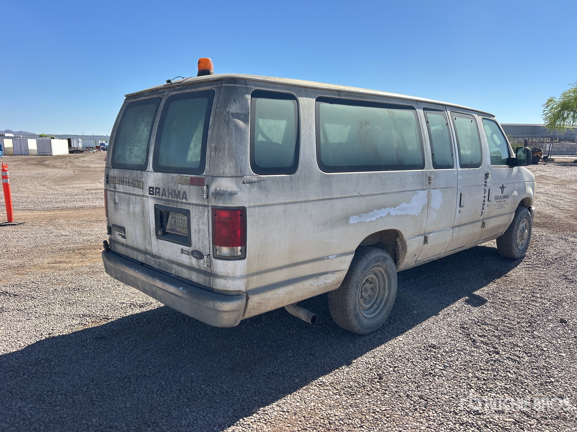 General Appearance with Imagen: esquina trasera derecha