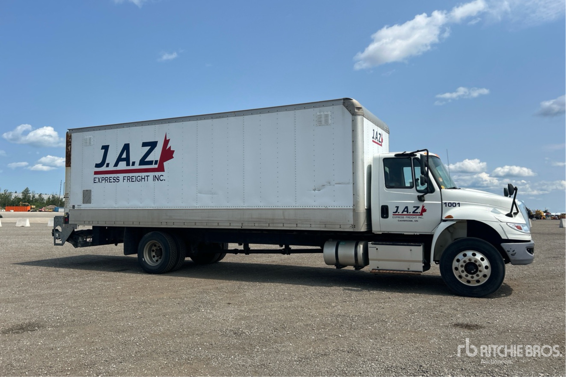 2017 International 4300 SBA