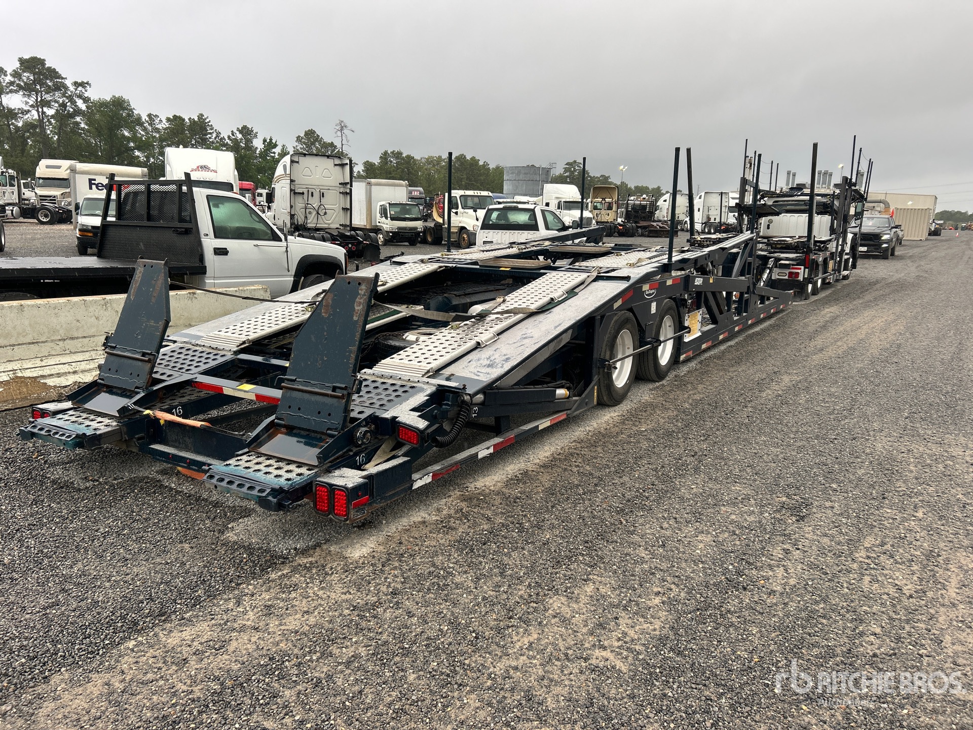 Aspect général with Image, coin arrière droit