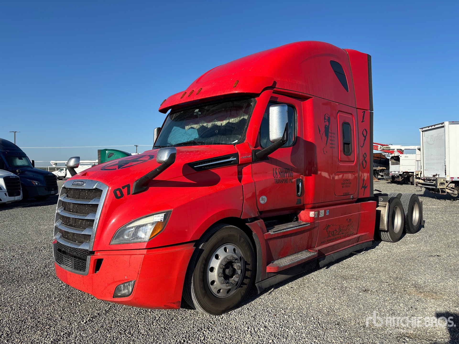 General Appearance with Foto, angolo anteriore sinistro