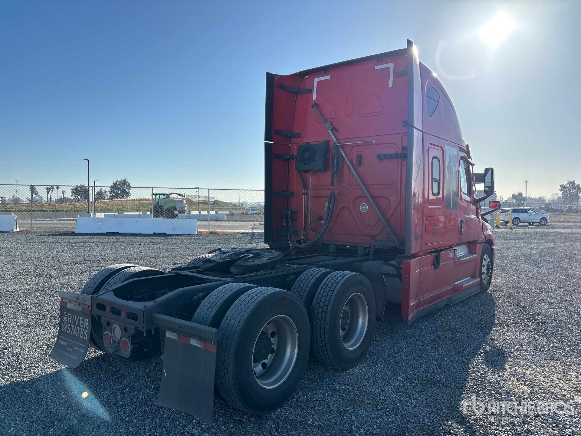 General Appearance with Foto, angolo anteriore sinistro