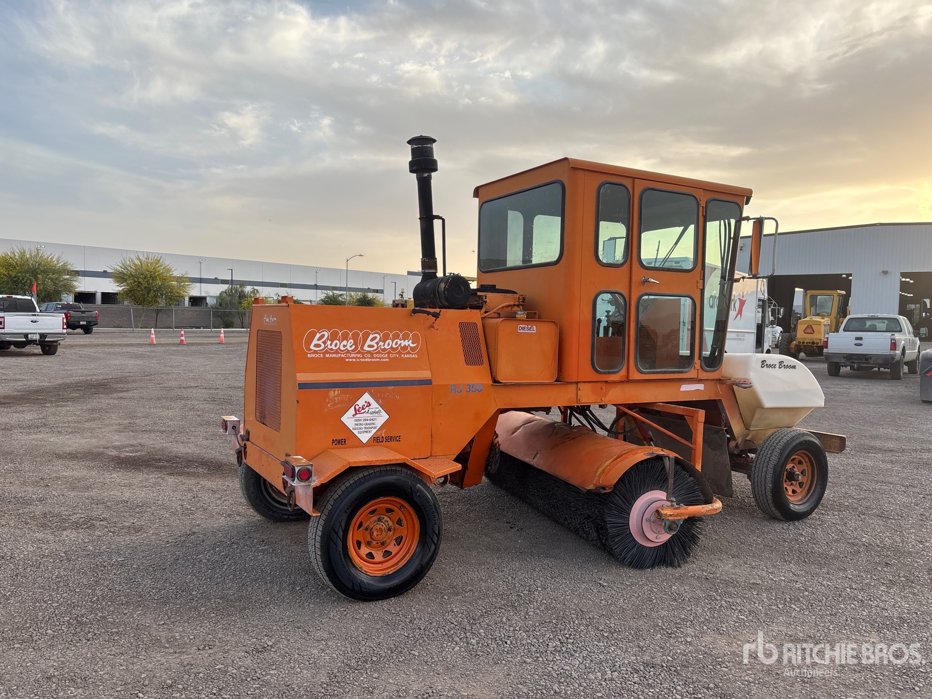 General Appearance with Imagen: esquina trasera derecha