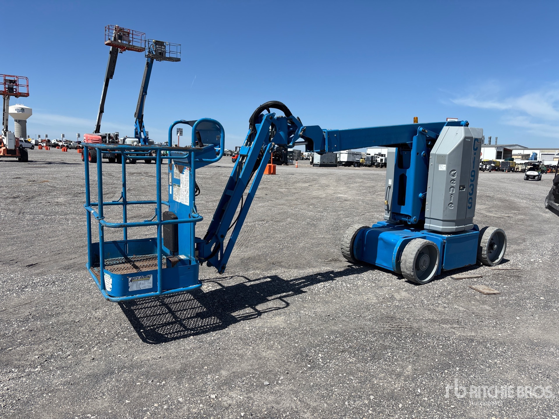 General Appearance with Foto, angolo anteriore sinistro