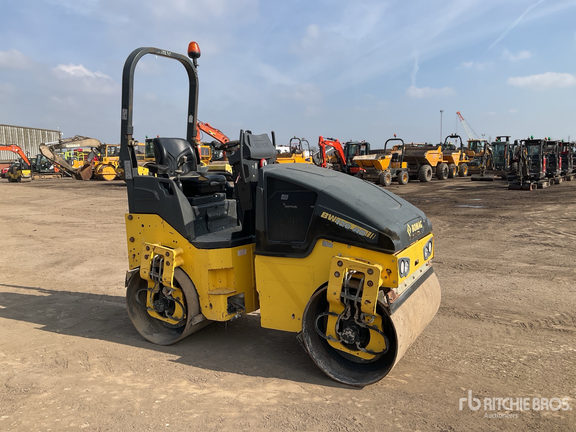 General Appearance with Bild, Ecke hinten rechts