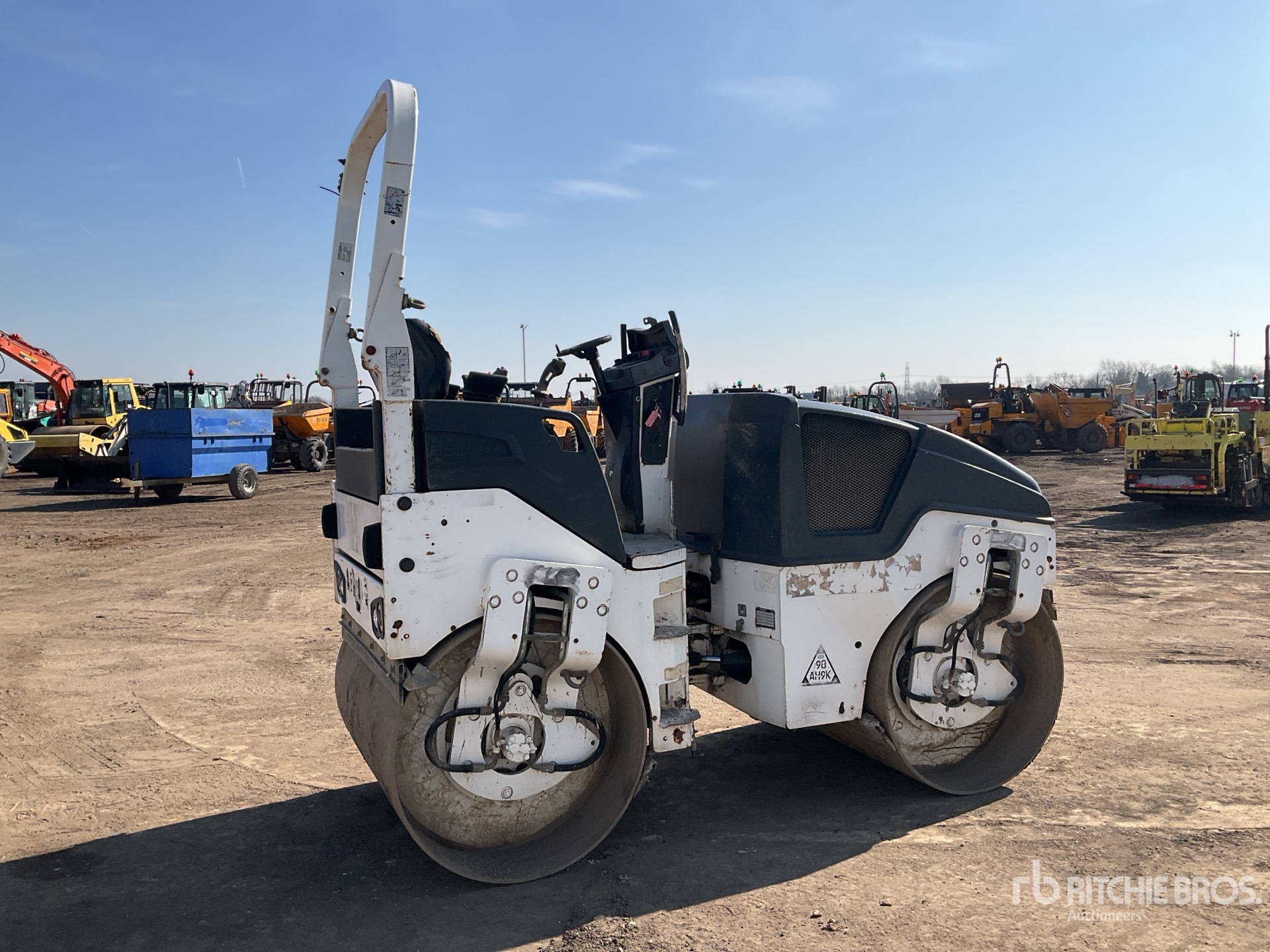 General Appearance with Bild, Ecke hinten rechts