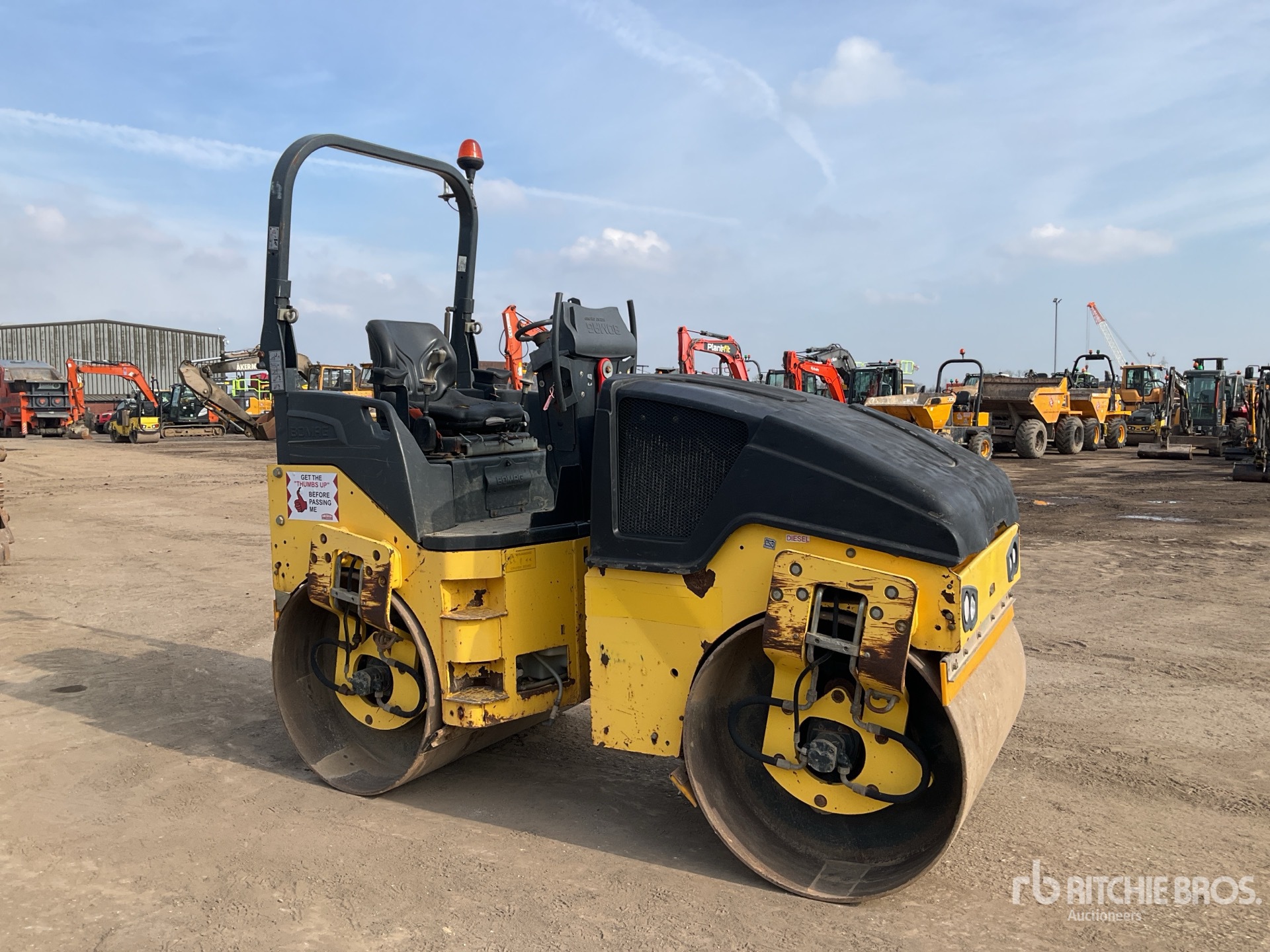 General Appearance with Bild, Ecke vorne rechts