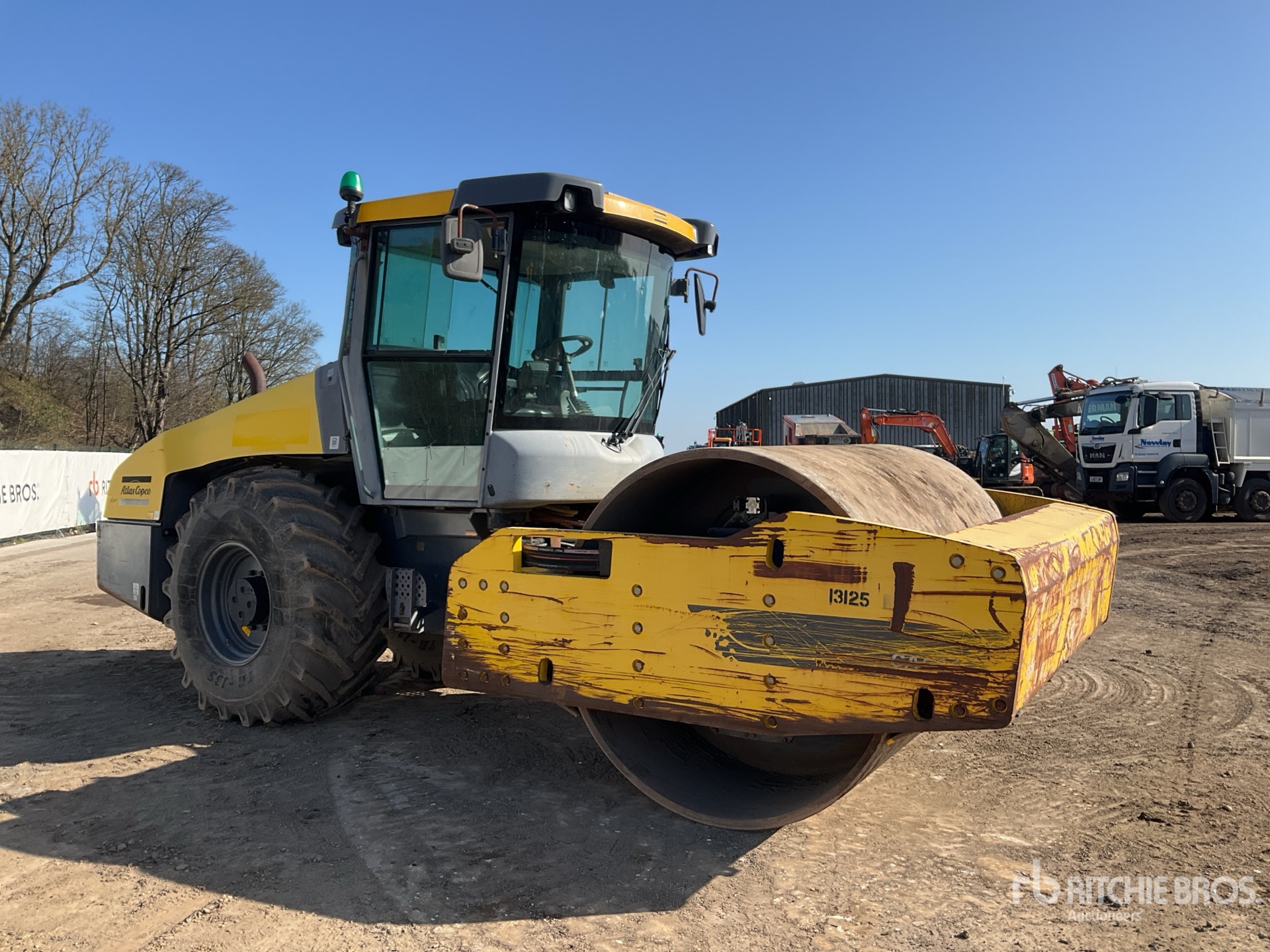 General Appearance with Bild, Ecke vorne rechts