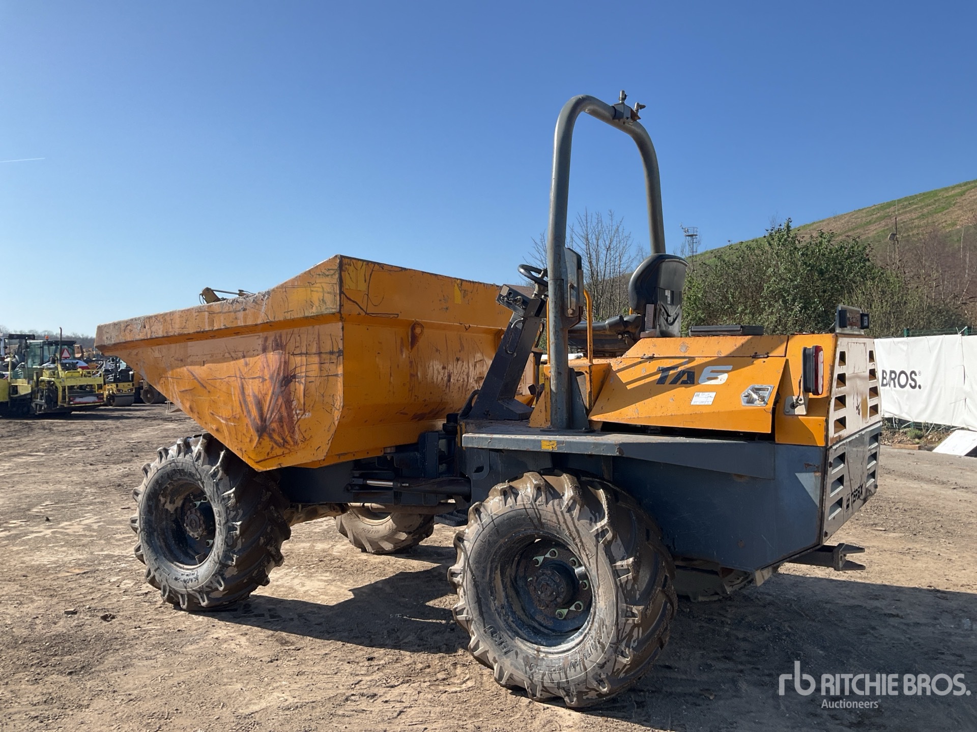 General Appearance with Bild, Ecke hinten links