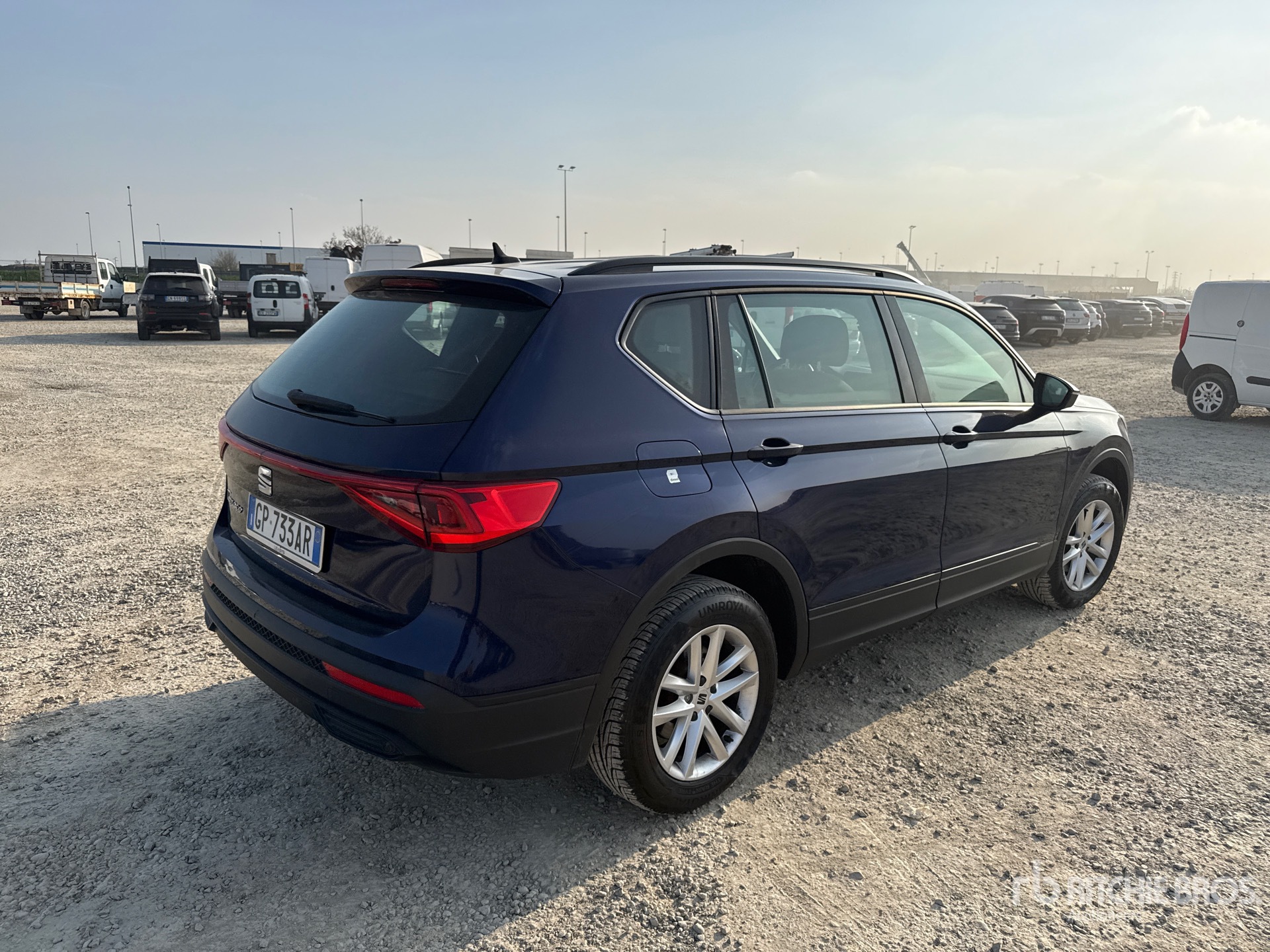 General Appearance with Foto, angolo anteriore sinistro