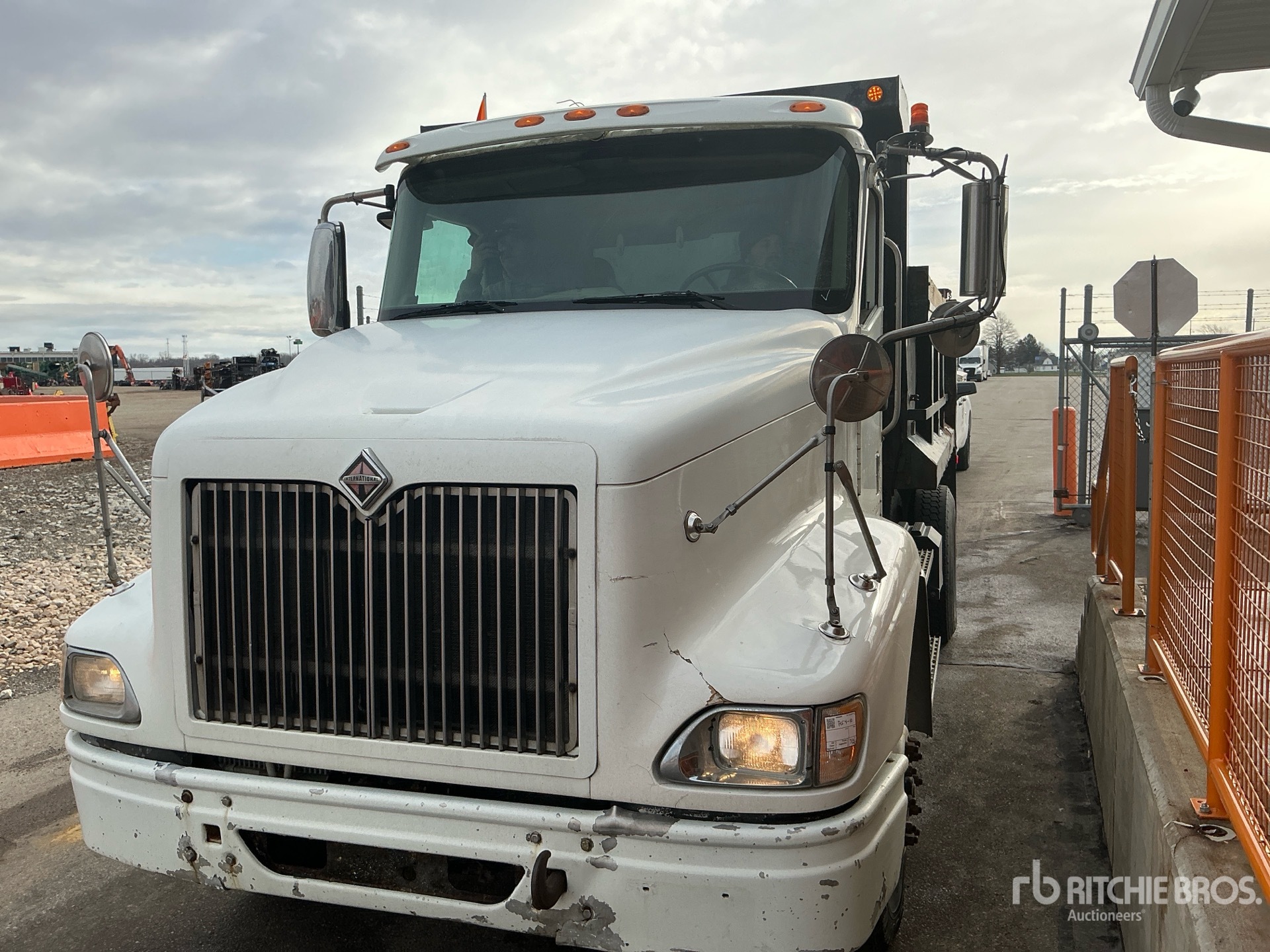 2004 International 9200I