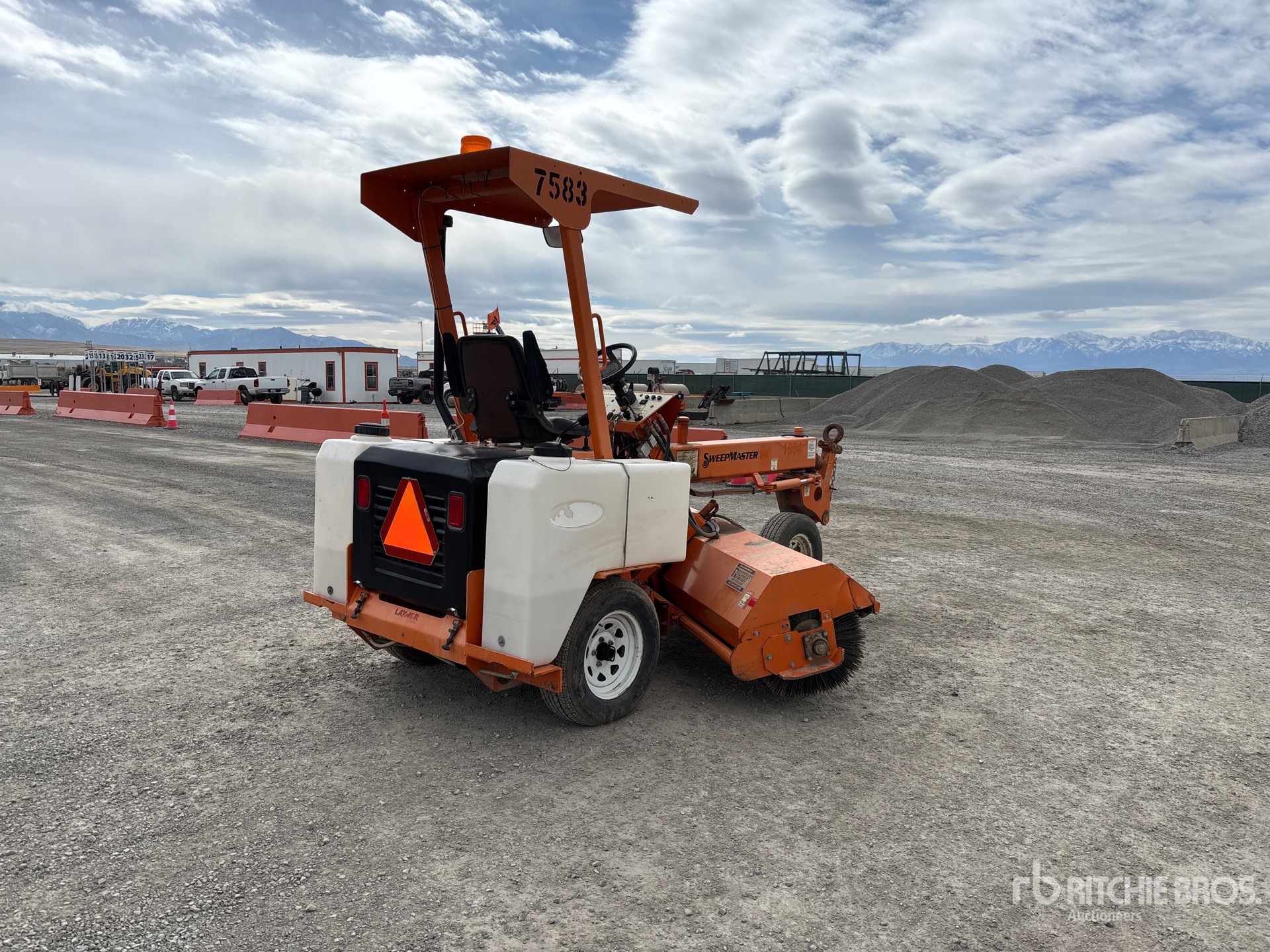 Aspect général with Image, coin arrière droit