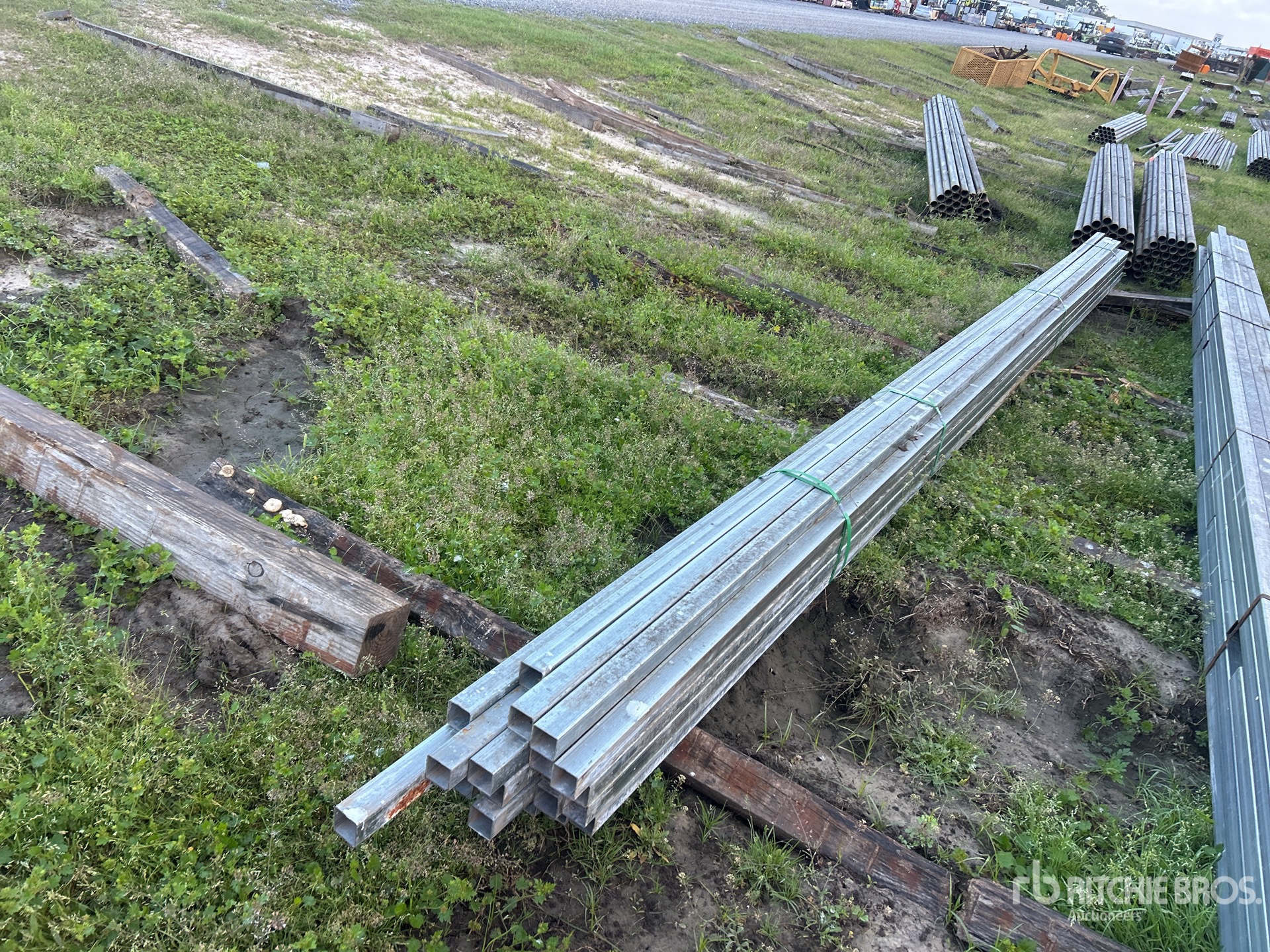 Aspect général with Image, coin avant droit