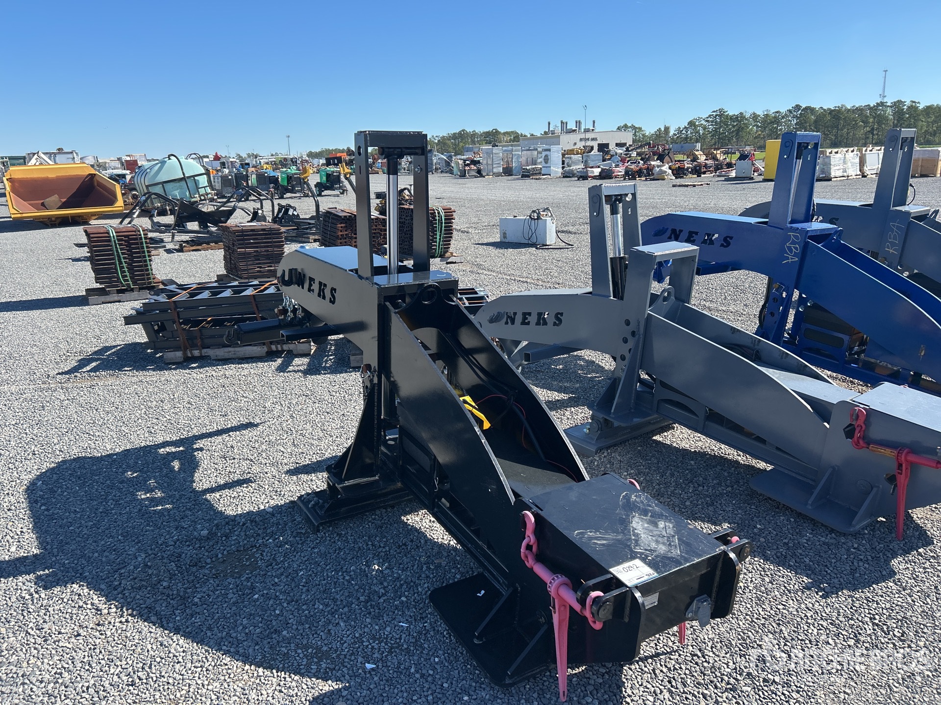 General Appearance with Foto, angolo posteriore sinistro