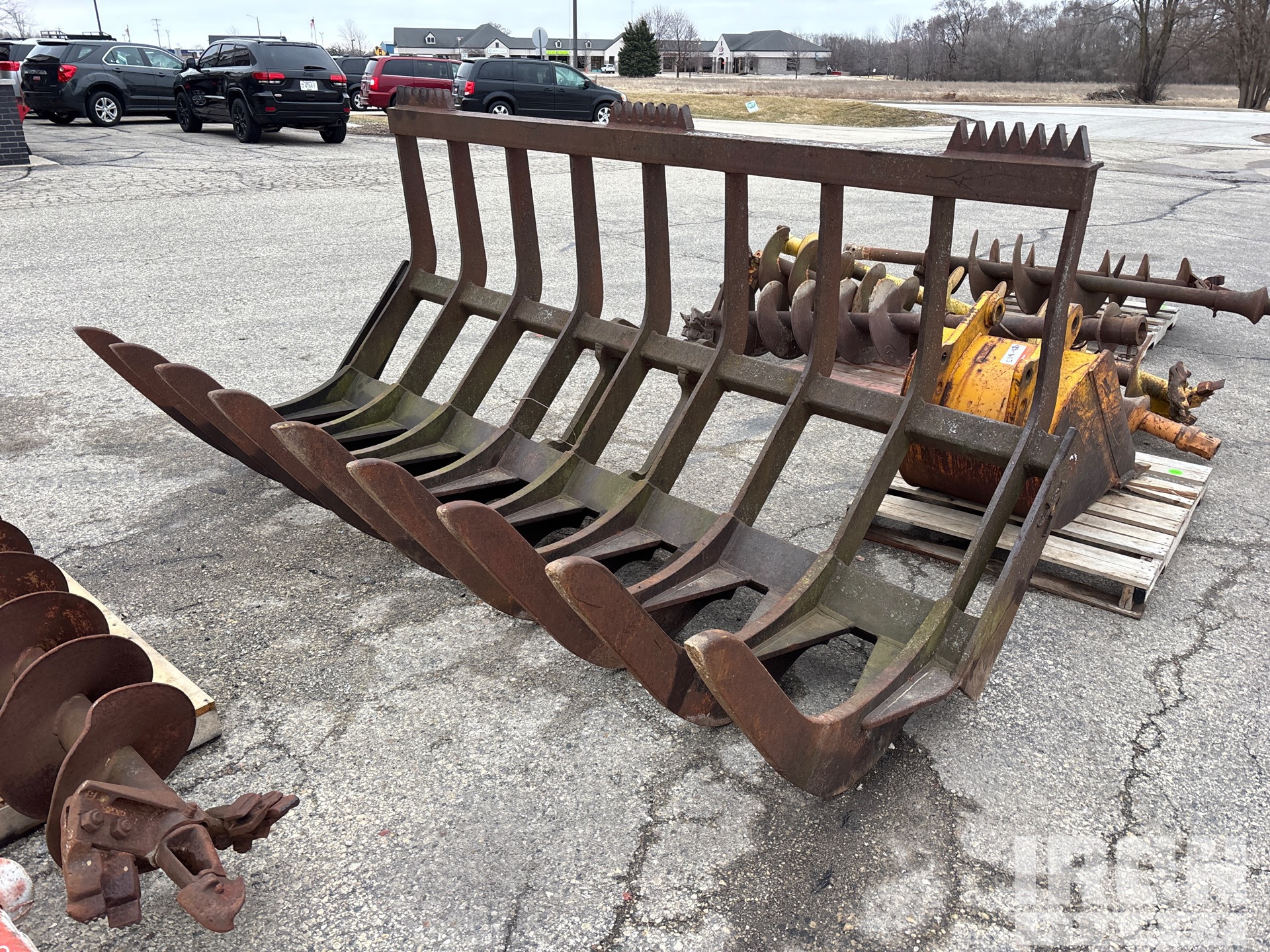 General Appearance with Bild, Ecke vorne links