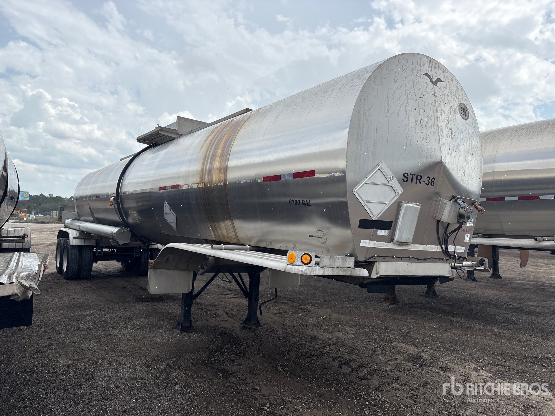 General Appearance with Bild, Ecke vorne rechts