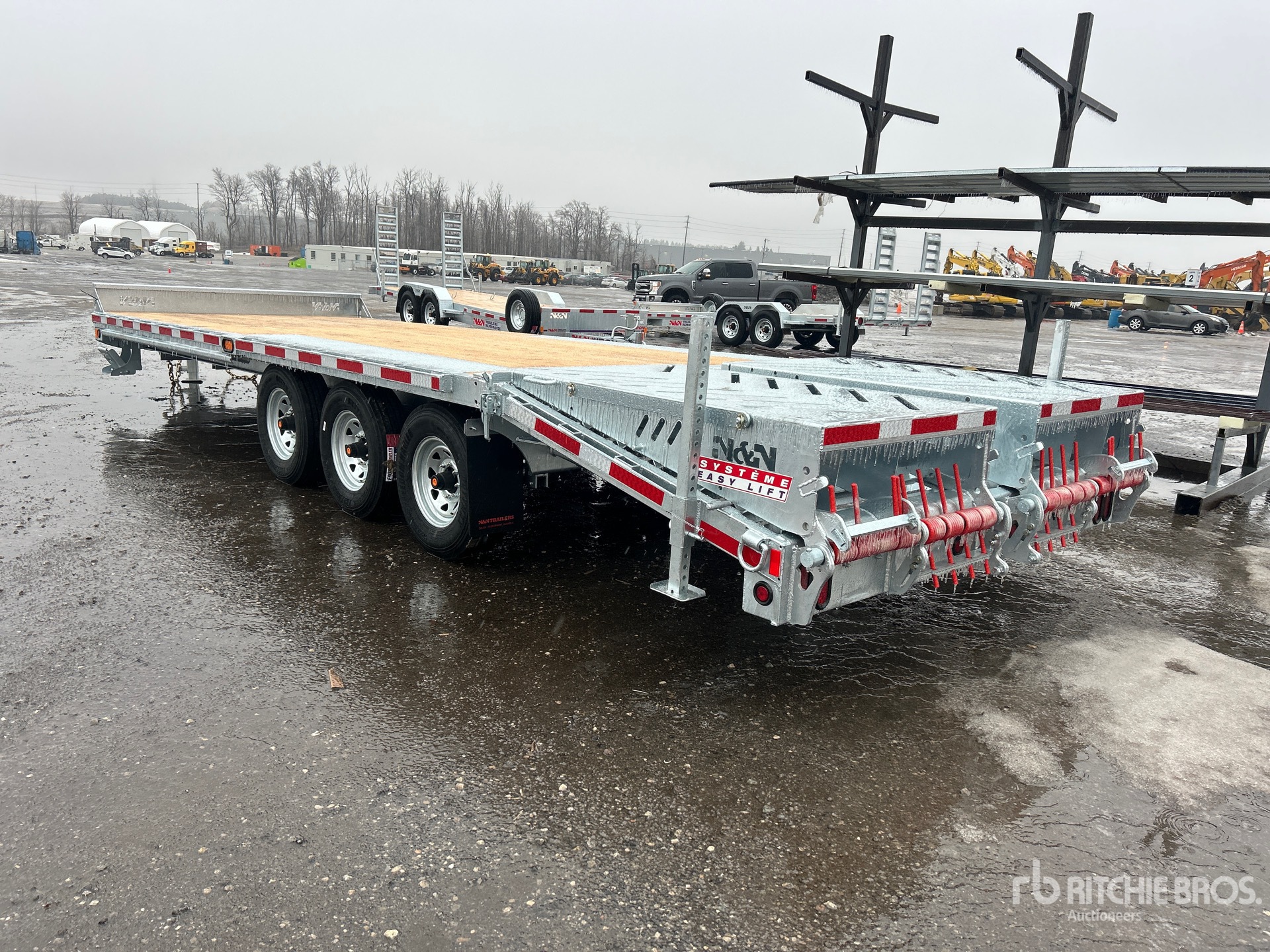 General Appearance with Foto, angolo posteriore sinistro