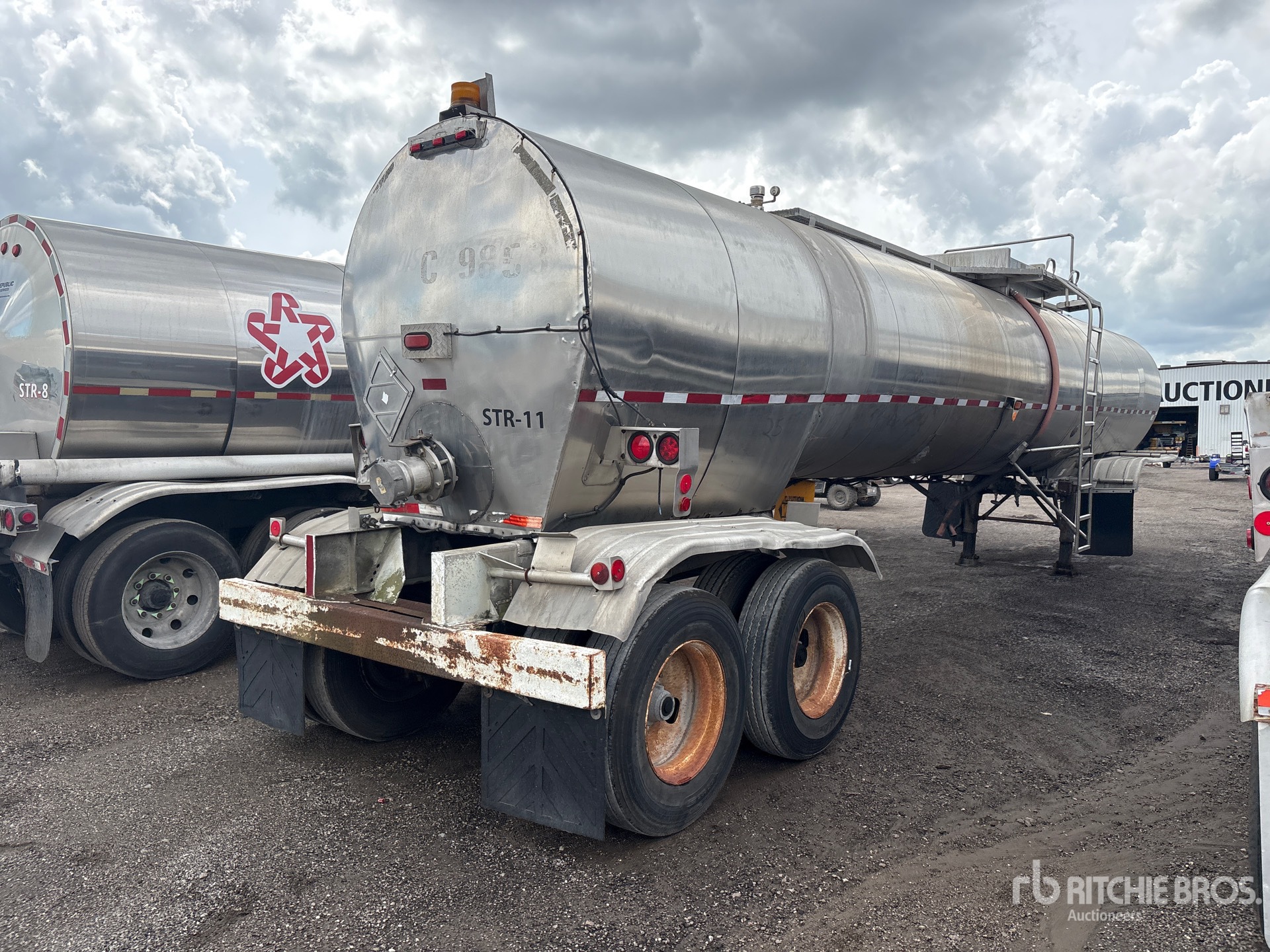 General Appearance with Bild, Ecke hinten rechts