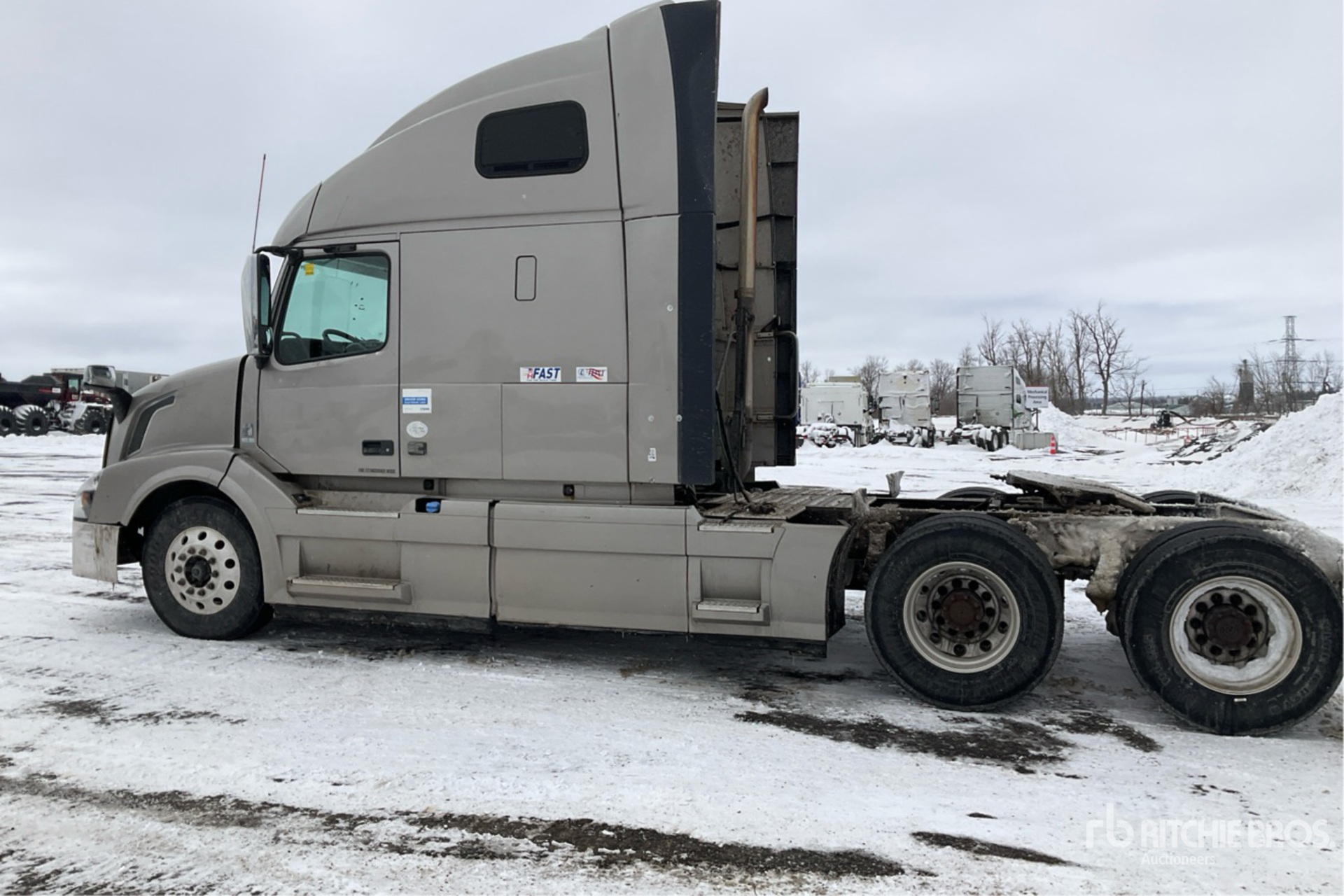 Aspect général with Image, coin arrière gauche