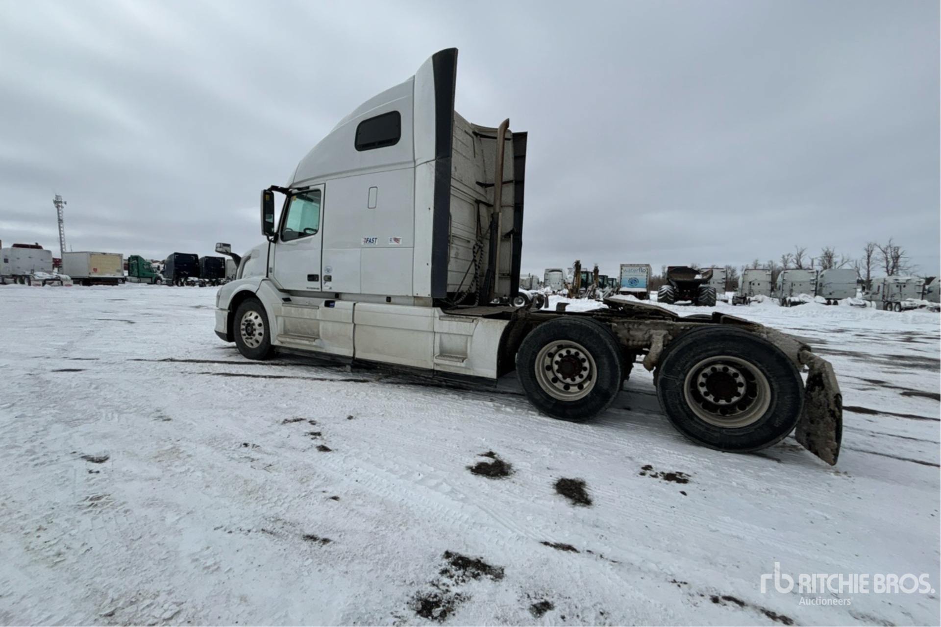Aspect général with Image, coin arrière gauche