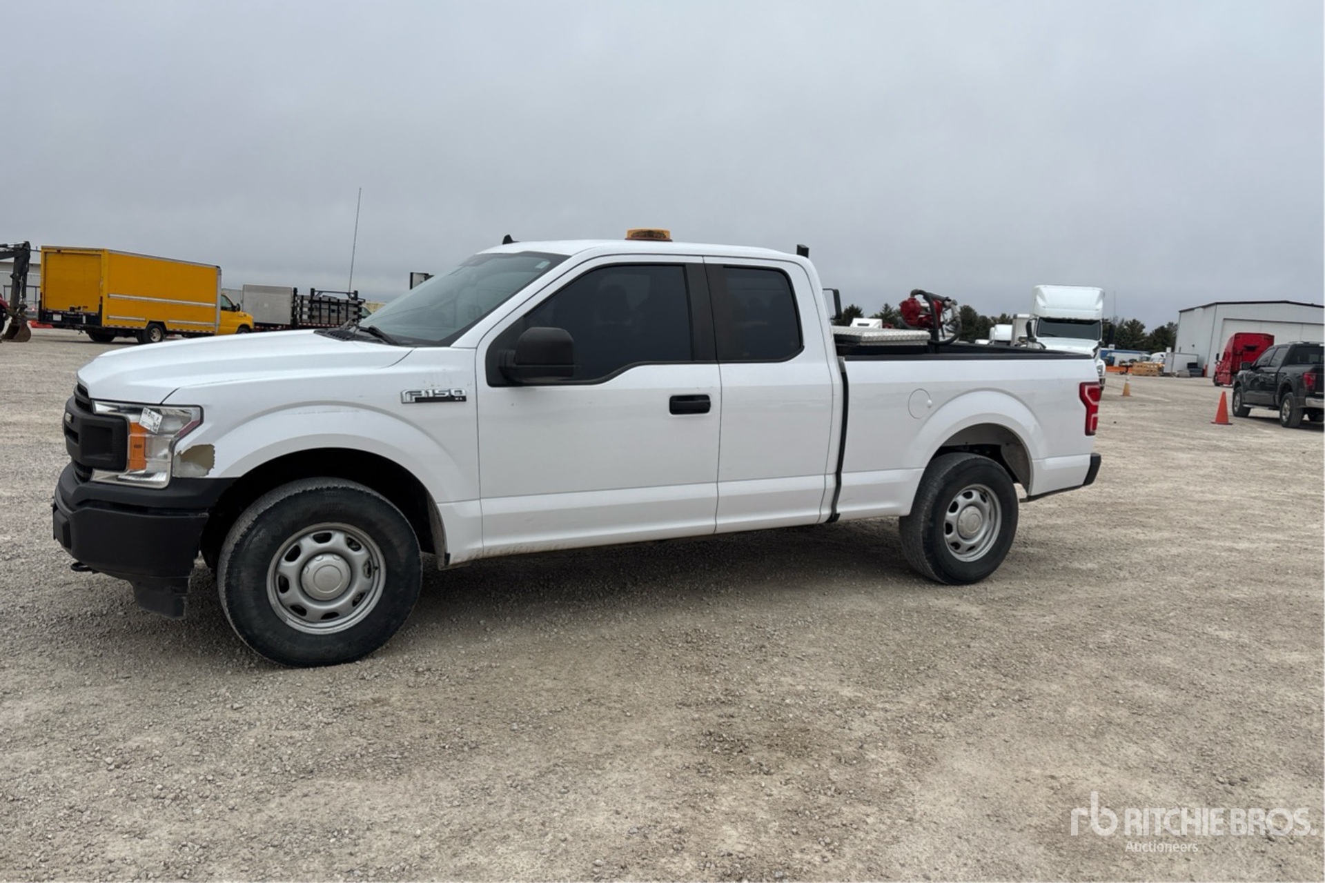 General Appearance with Picture, Left Front Corner