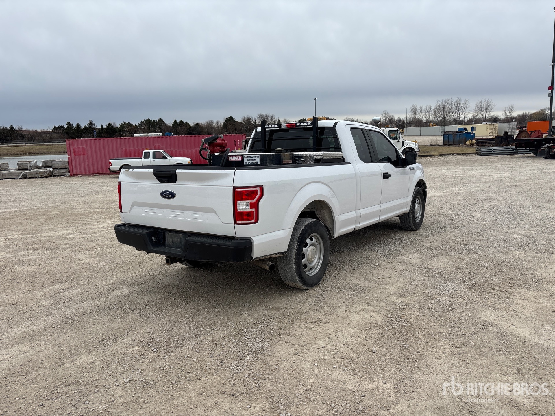 General Appearance with Bild, Ecke hinten rechts