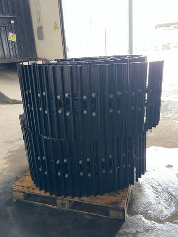 Quantity of (2) 23.5 in Zapatas con Cadena para Excavadora / - Fits Cat 320 (Unused)