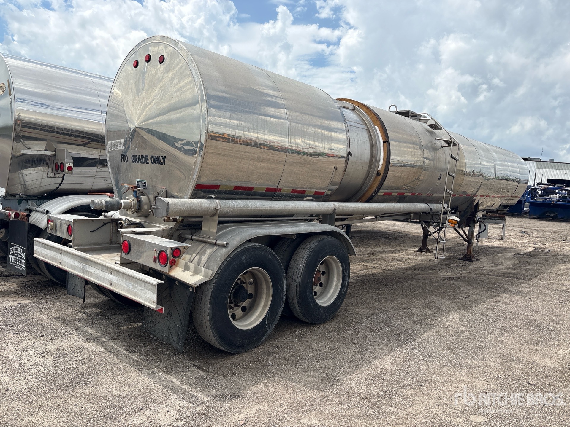 General Appearance with Bild, Ecke hinten rechts