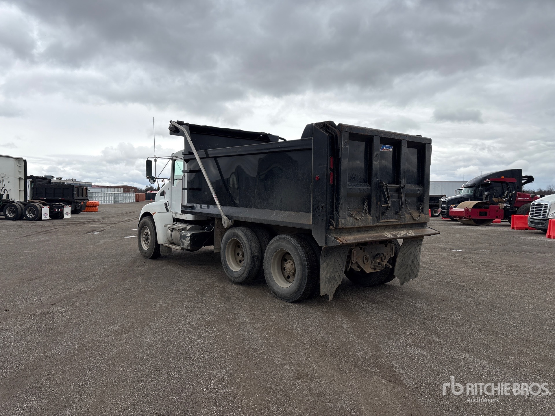 Aspect général with Image, coin arrière gauche