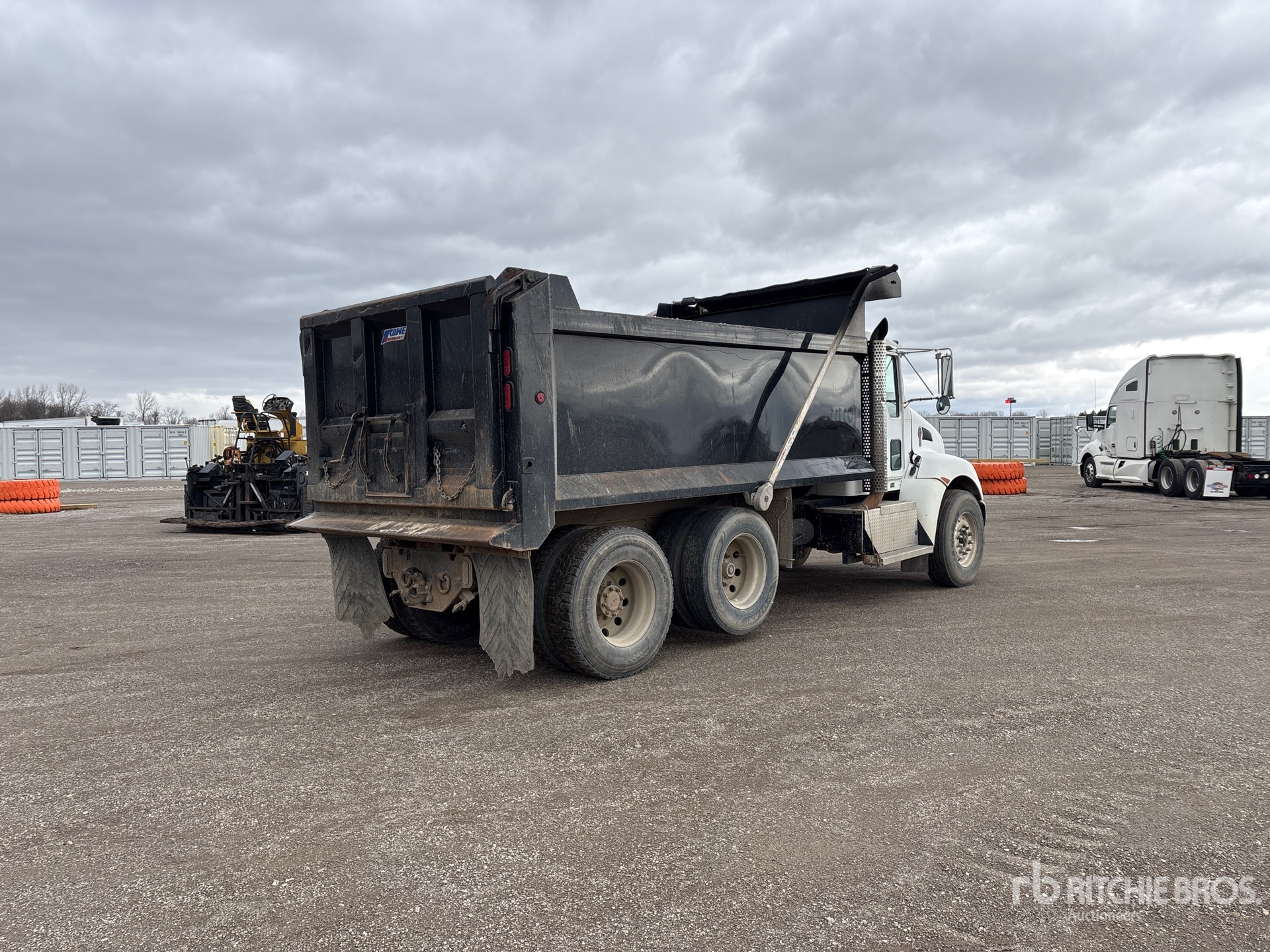 Aspect général with Image, coin arrière droit