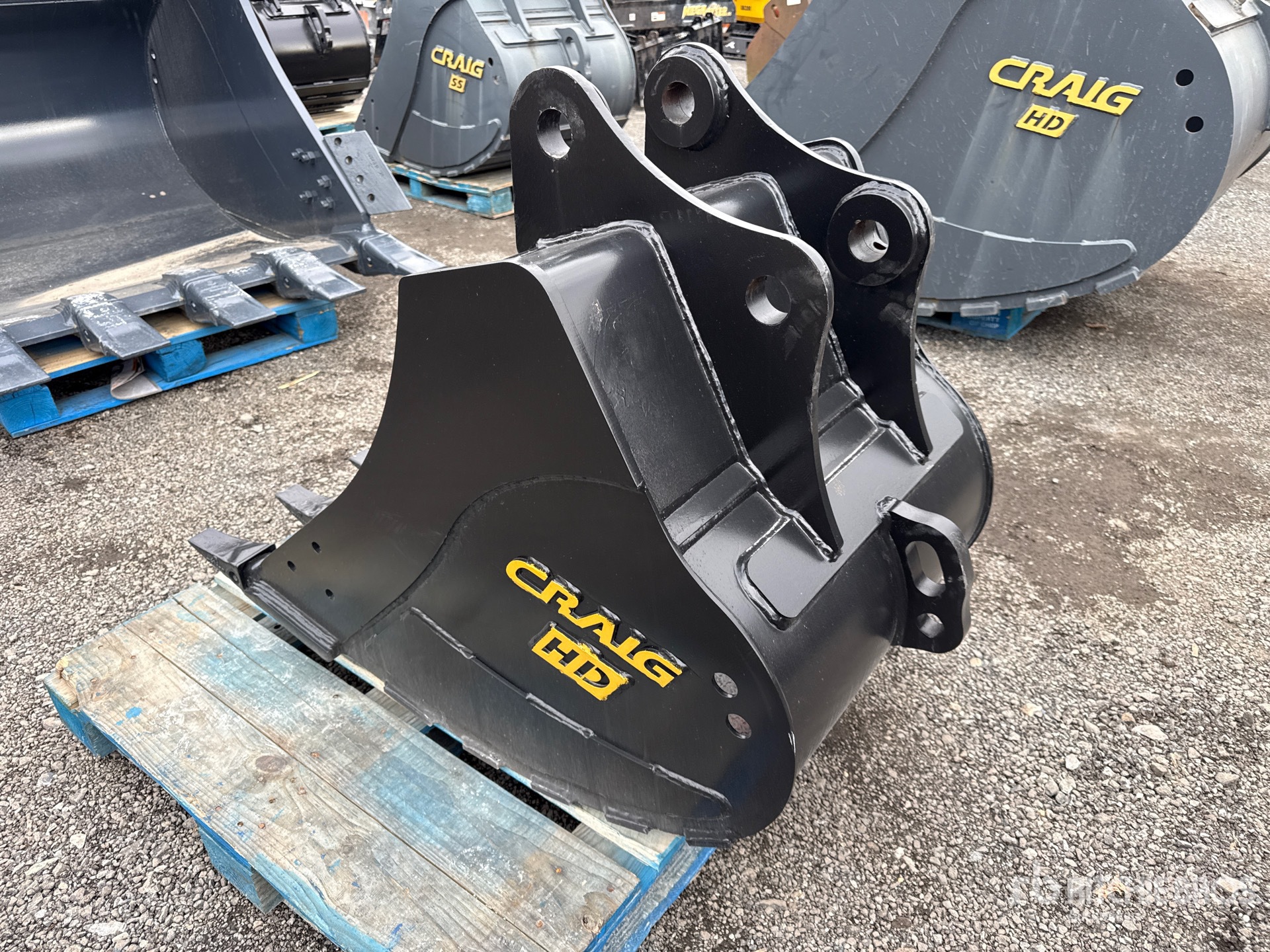 General Appearance with Foto, angolo posteriore sinistro