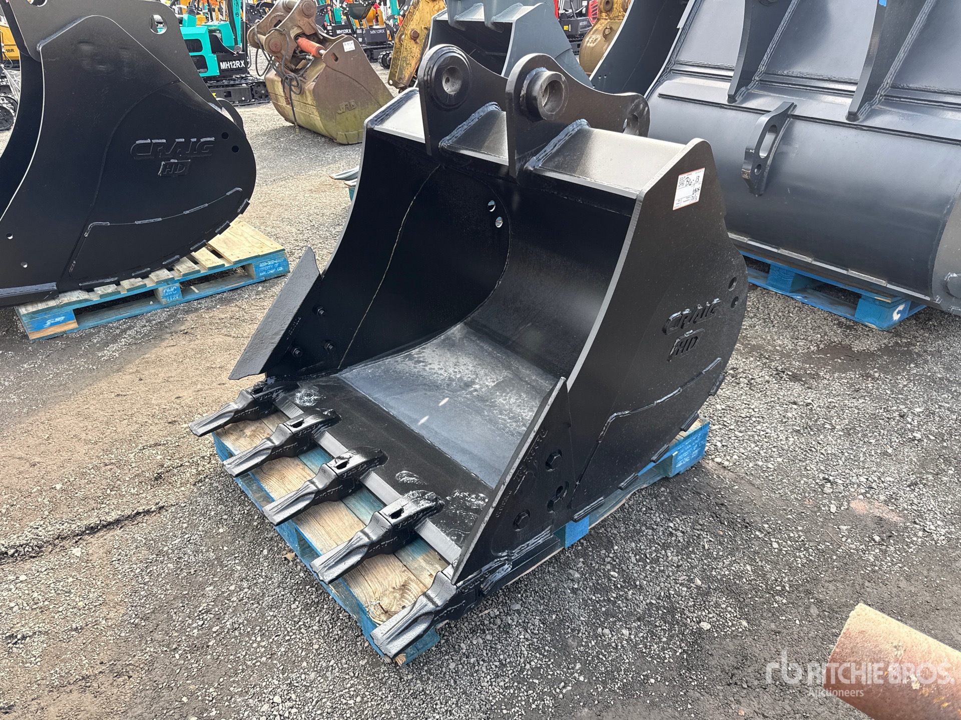 General Appearance with Foto, angolo anteriore sinistro